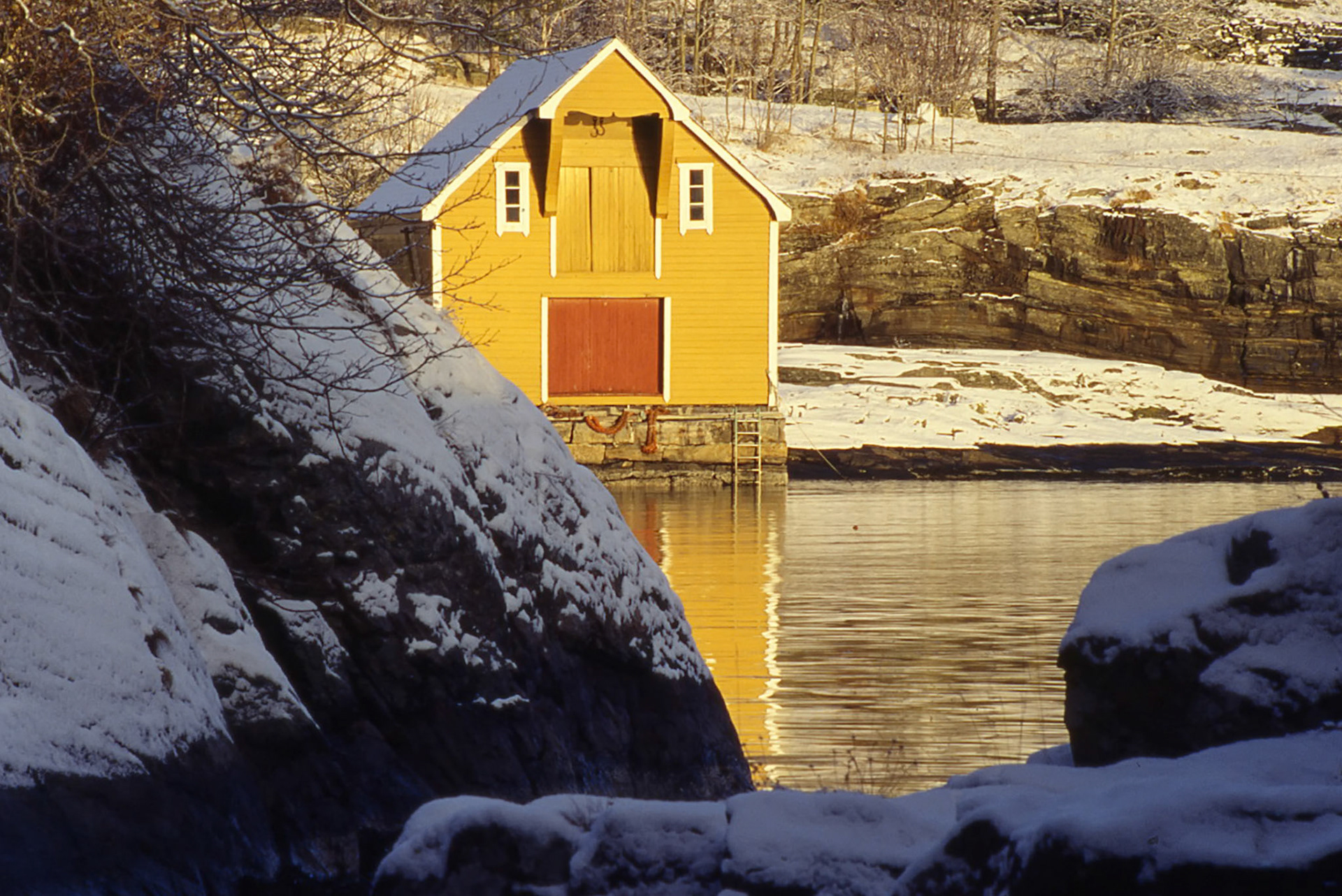 Gammelt naust / old boathouse