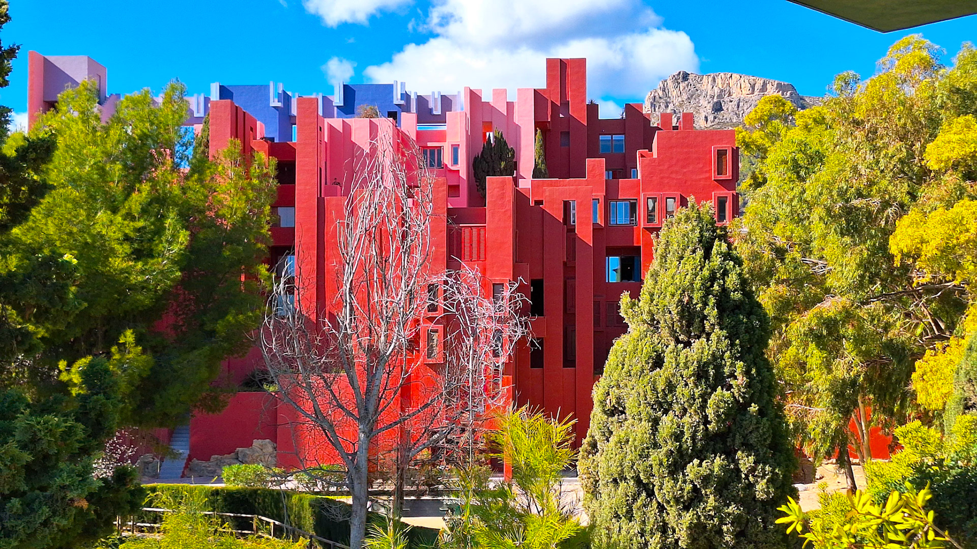 La Muralla Roja / Calpe