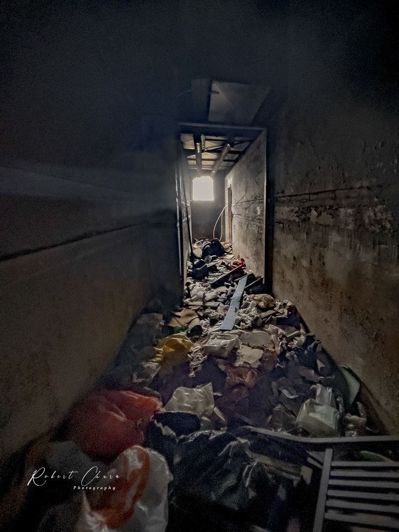 Clean up in corridor