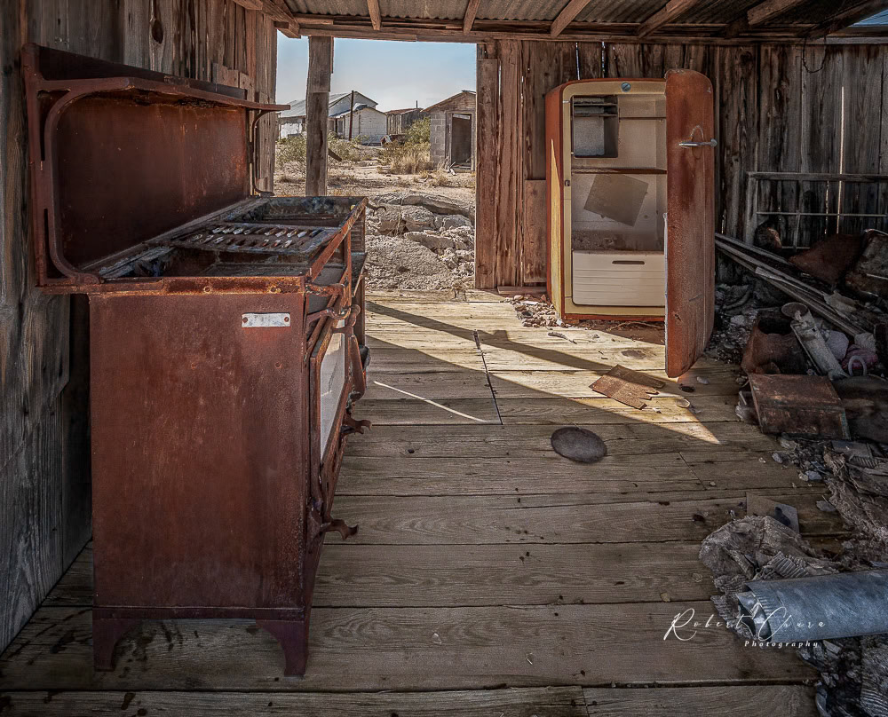 Early Kitchen Amenities