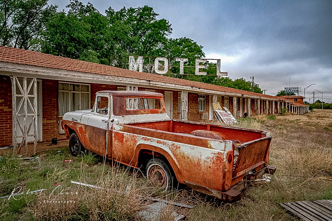 Ford at Paradise Motel