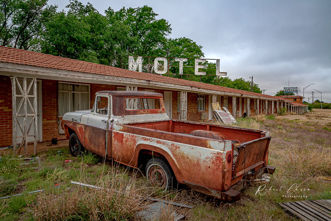 Ford at Paradise Motel