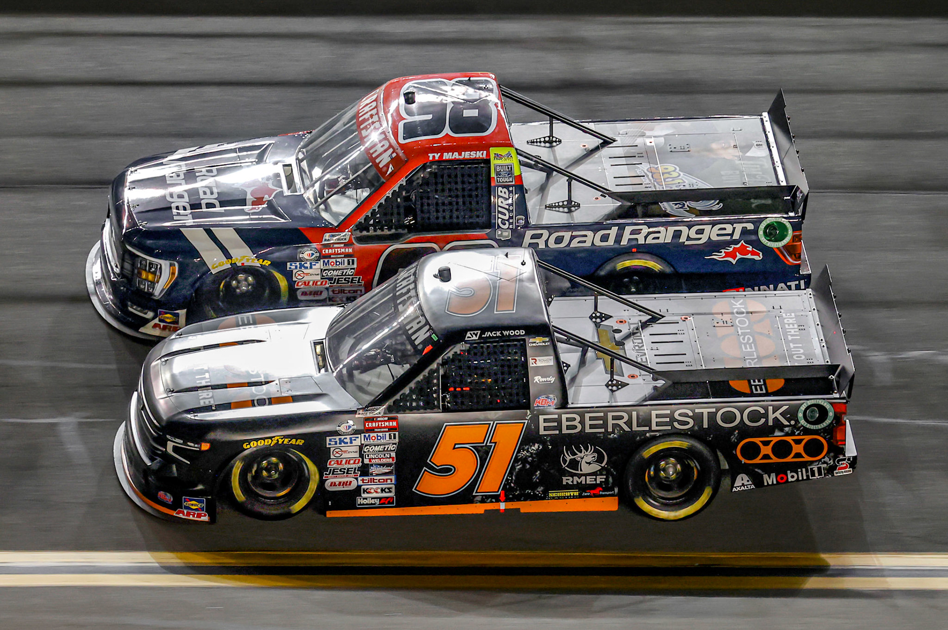 #51: Jack Wood, Kyle Busch Motorsports, Eberlestock Chevrolet Silverado, #98: Ty Majeski, ThorSport Racing, Road Ranger Ford F-150