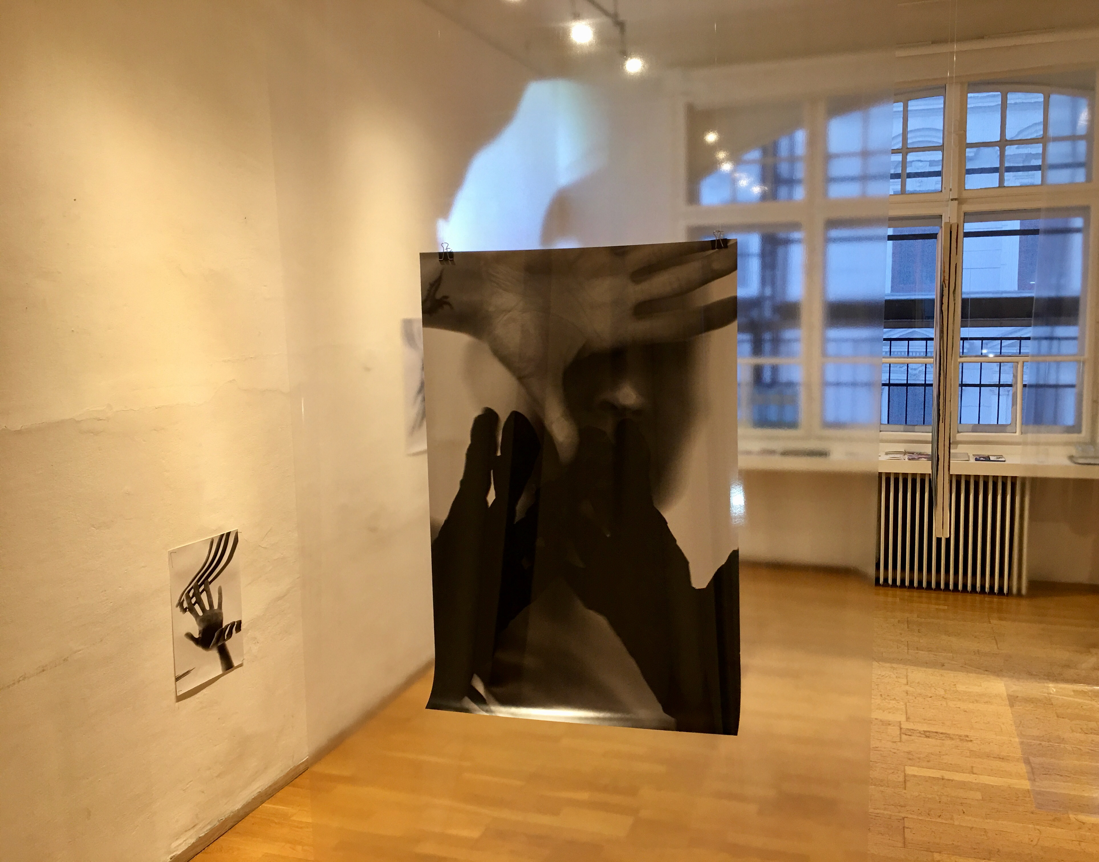 Skin Hunger I // Berührungen, Ausstellungsansicht, Intakt Galerie WUK, 2022