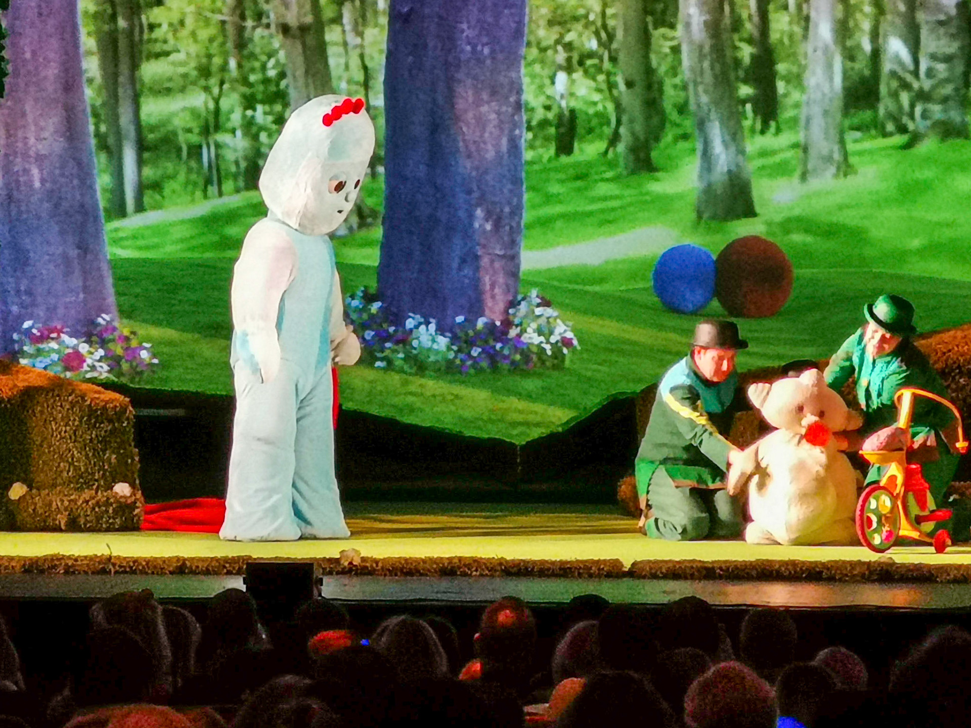 A great afternoon out at in the night garden live at the Cliffs Pavillion