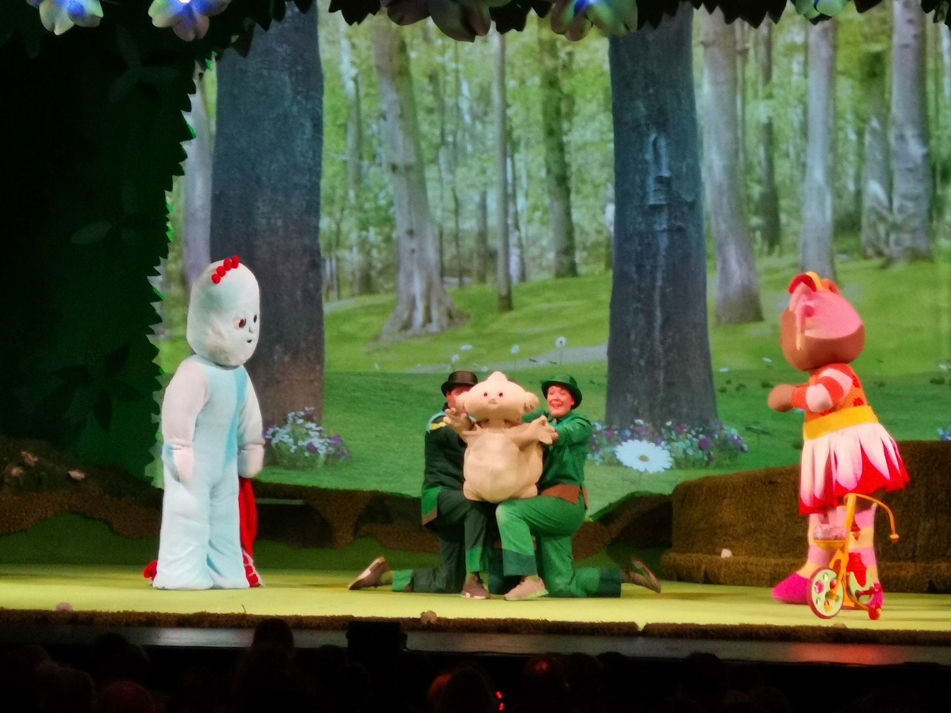 A great afternoon out at in the night garden live at the Cliffs Pavillion