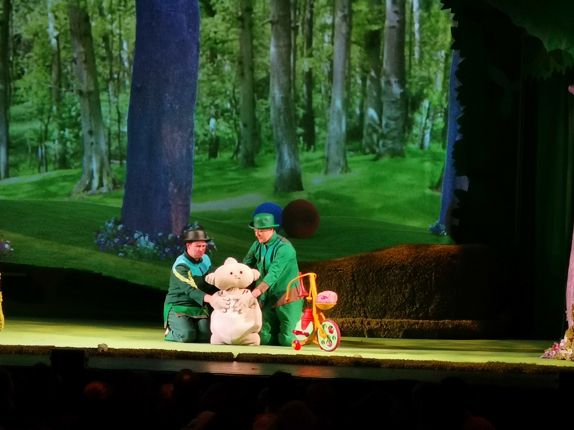 A great afternoon out at in the night garden live at the Cliffs Pavillion