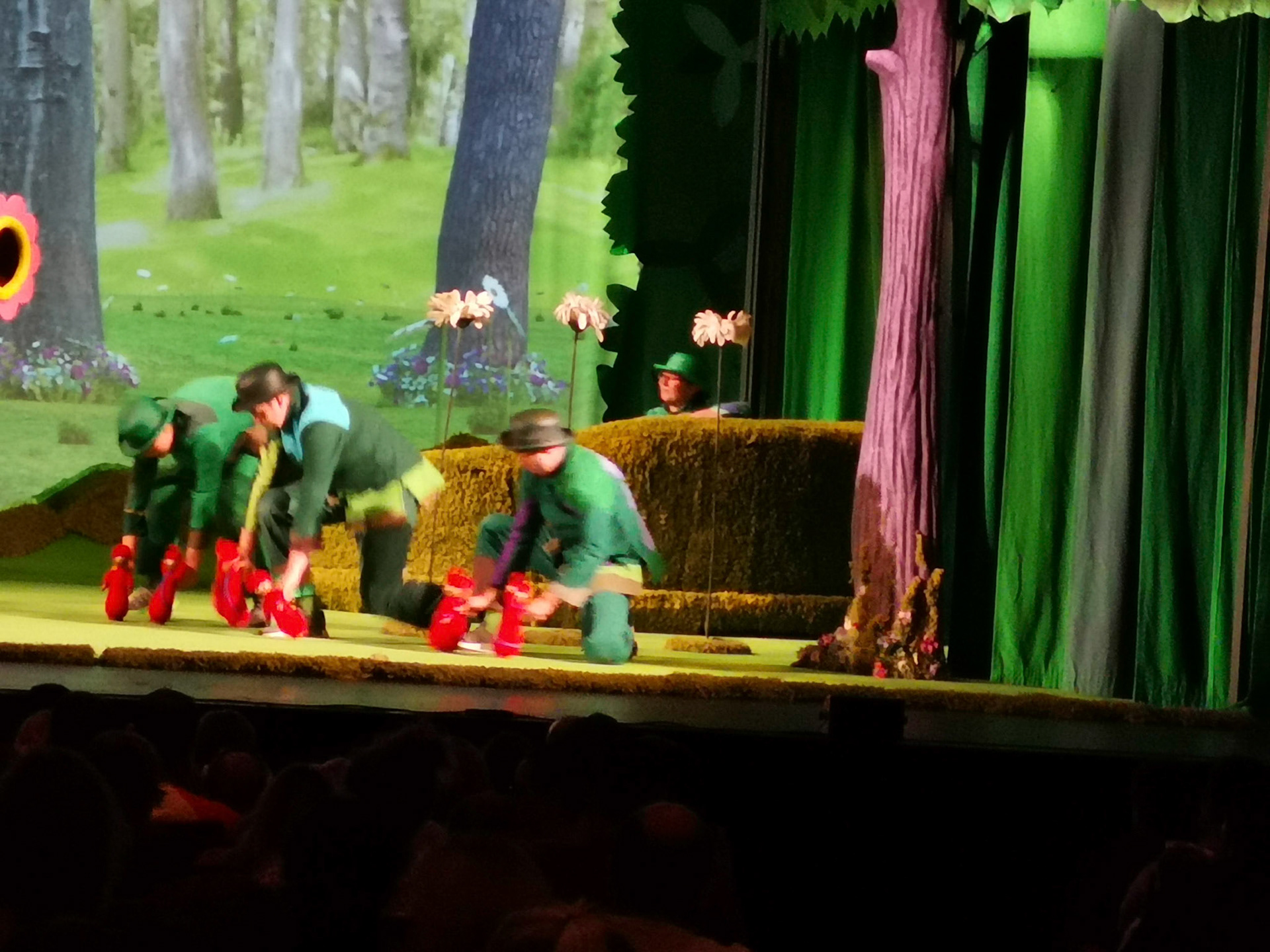 A great afternoon out at in the night garden live at the Cliffs Pavillion