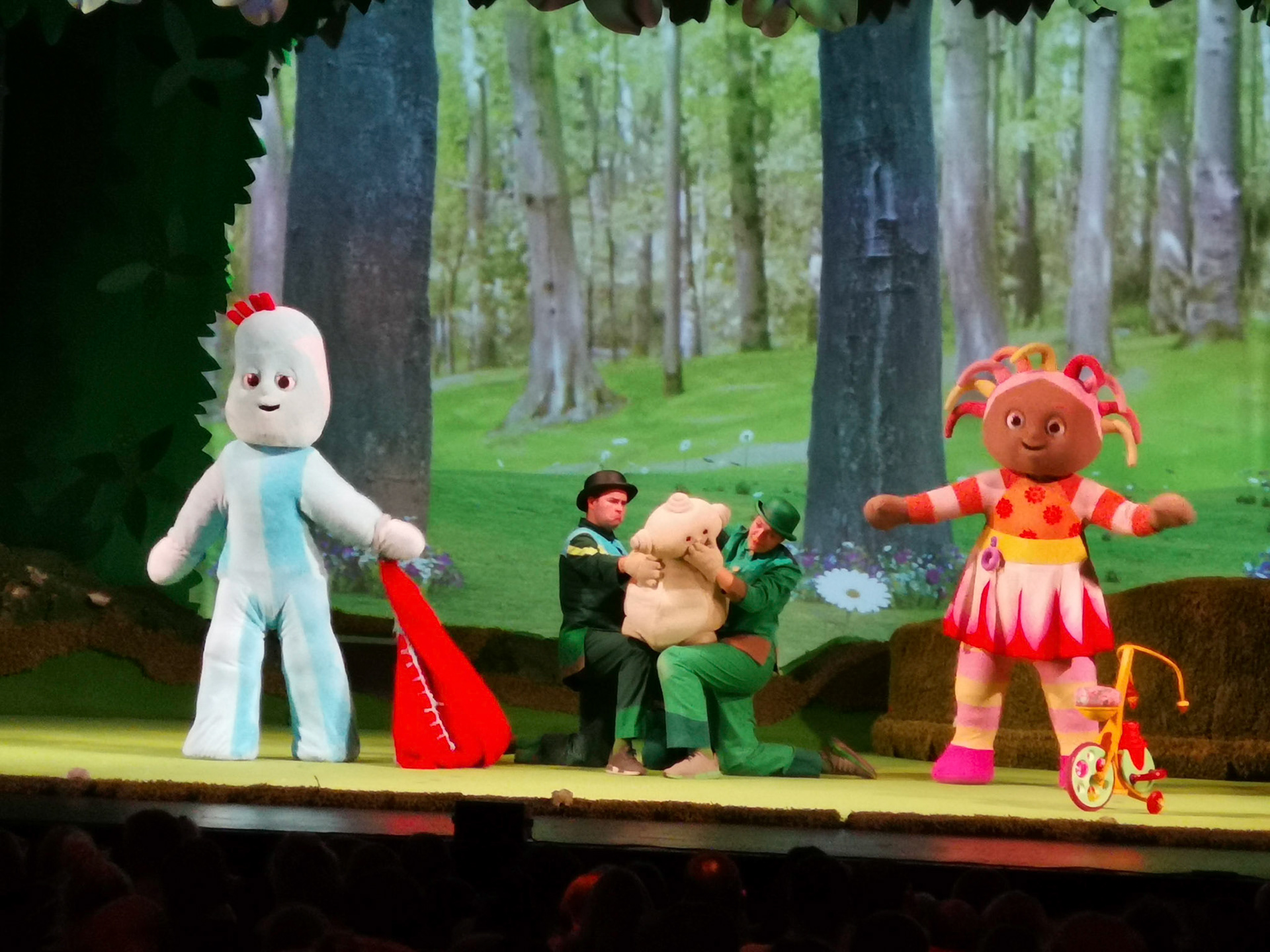 A great afternoon out at in the night garden live at the Cliffs Pavillion