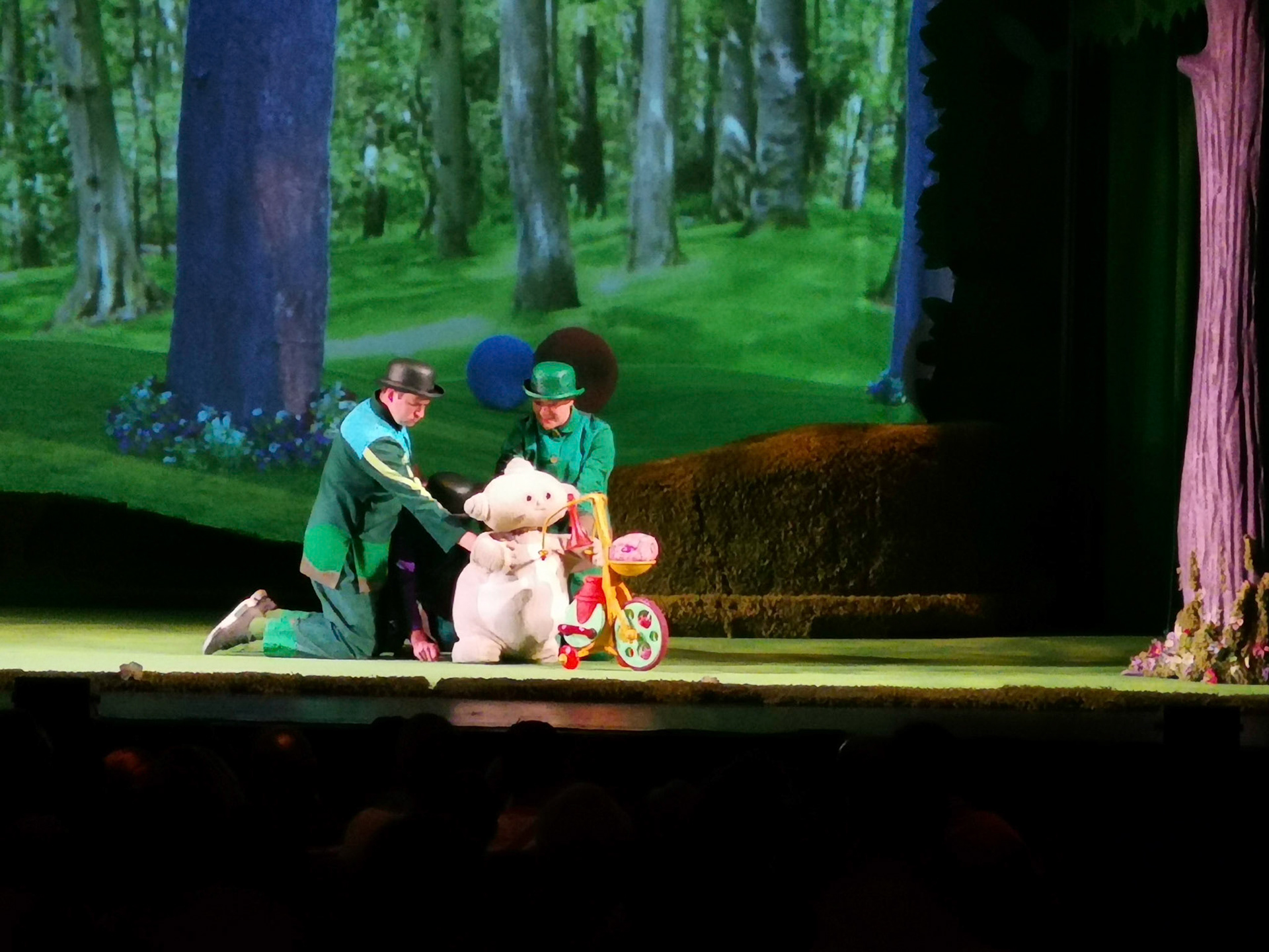 A great afternoon out at in the night garden live at the Cliffs Pavillion