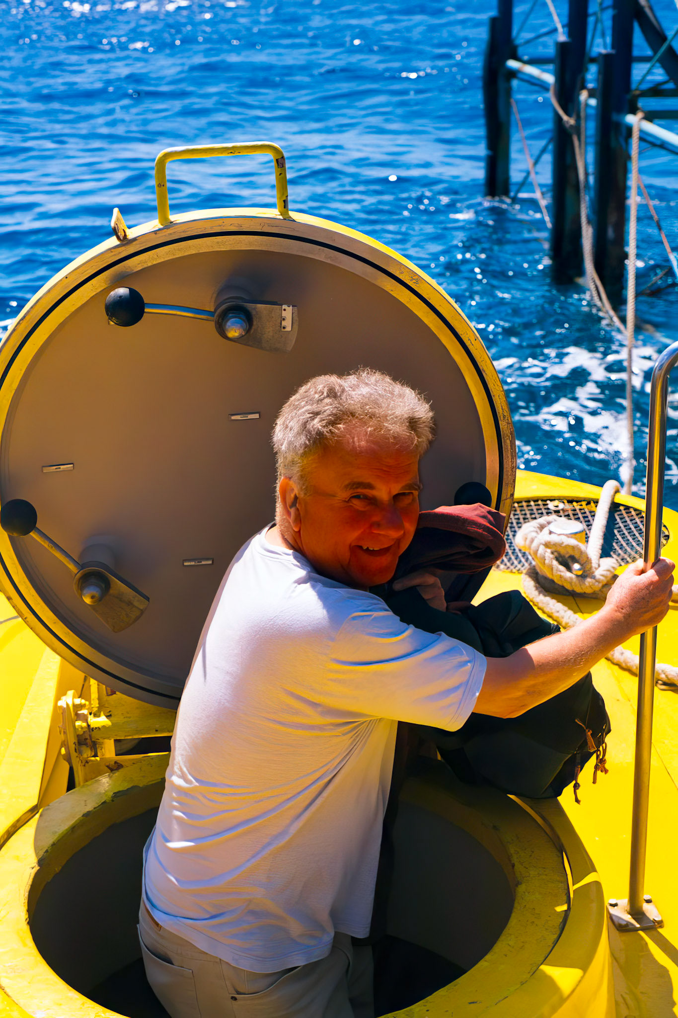 Yellow Submarine, Eilat (2000)