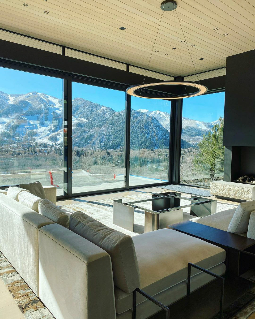 Linda Ruderman Interiors - Custom Ghost Round