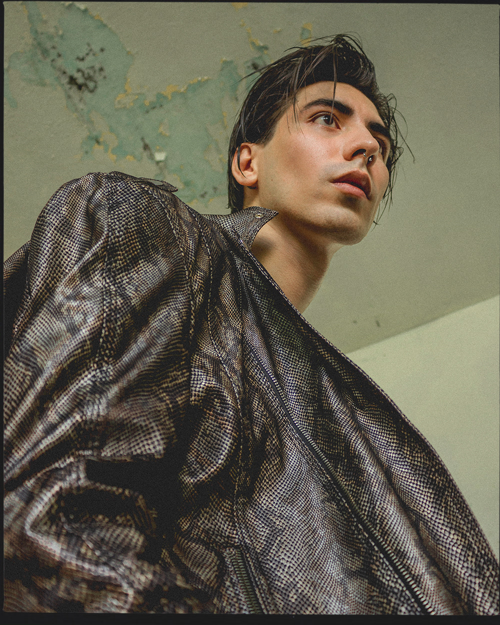 A change of skin, Self-portrait Volume 8 issue #32, Mob Journal © Arthur Mora 2020
