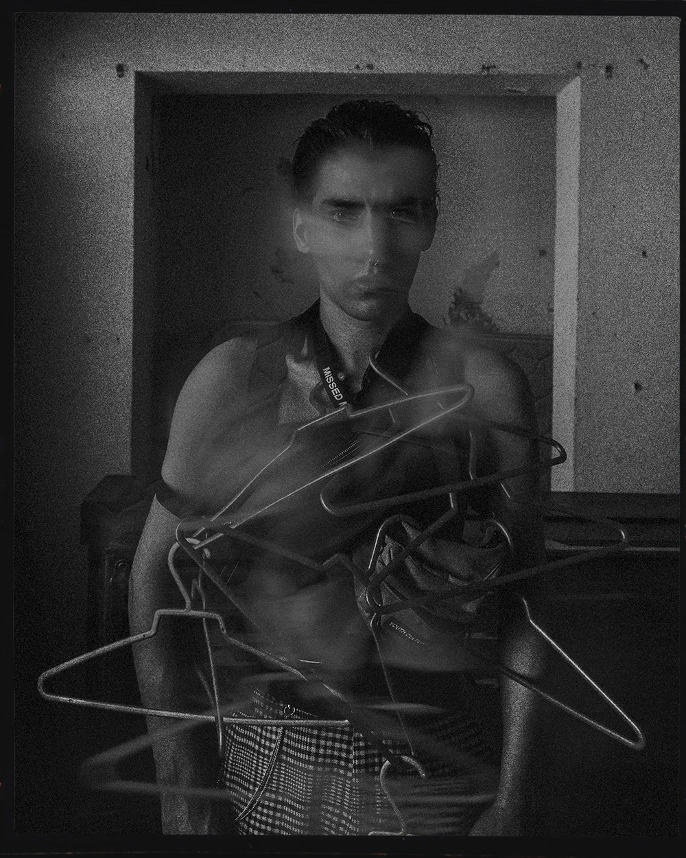 A change of skin, Self-portrait Volume 8 issue #32, Mob Journal © Arthur Mora 2020