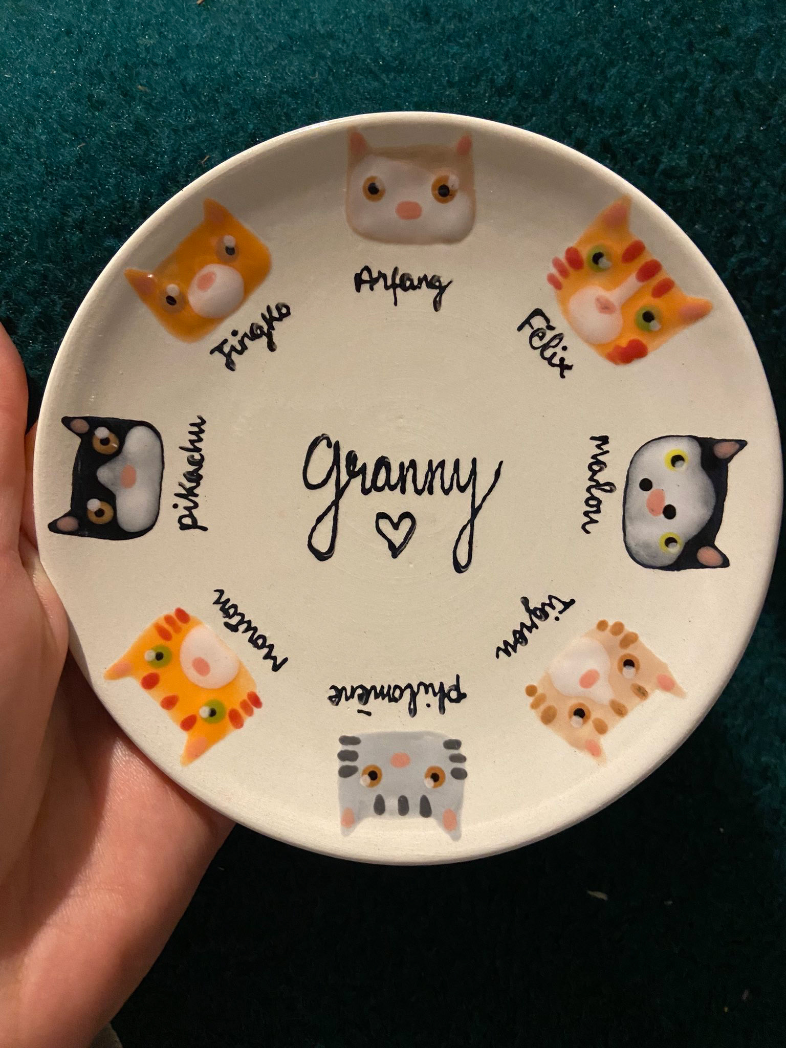 My granny's cats on a 15 cm coupe plate