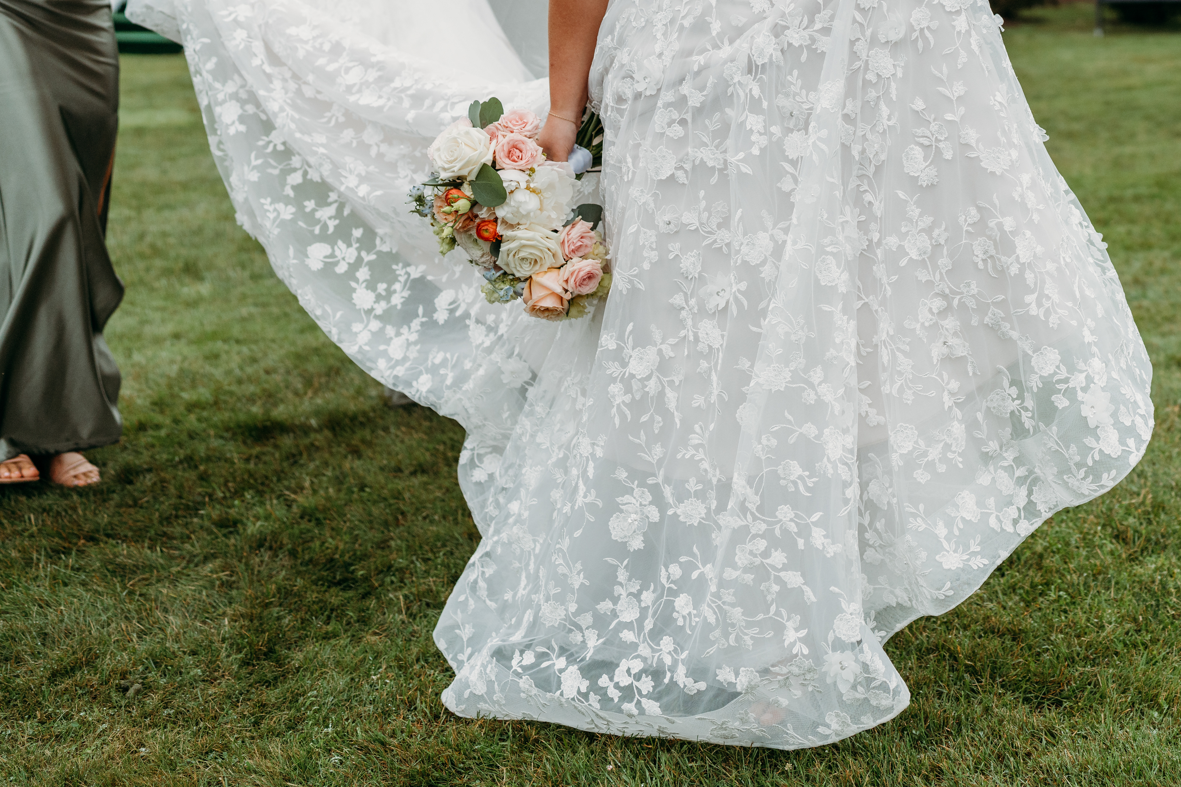 Each step closer, the world fell away — a White Mountains first look wrapped in mist and love