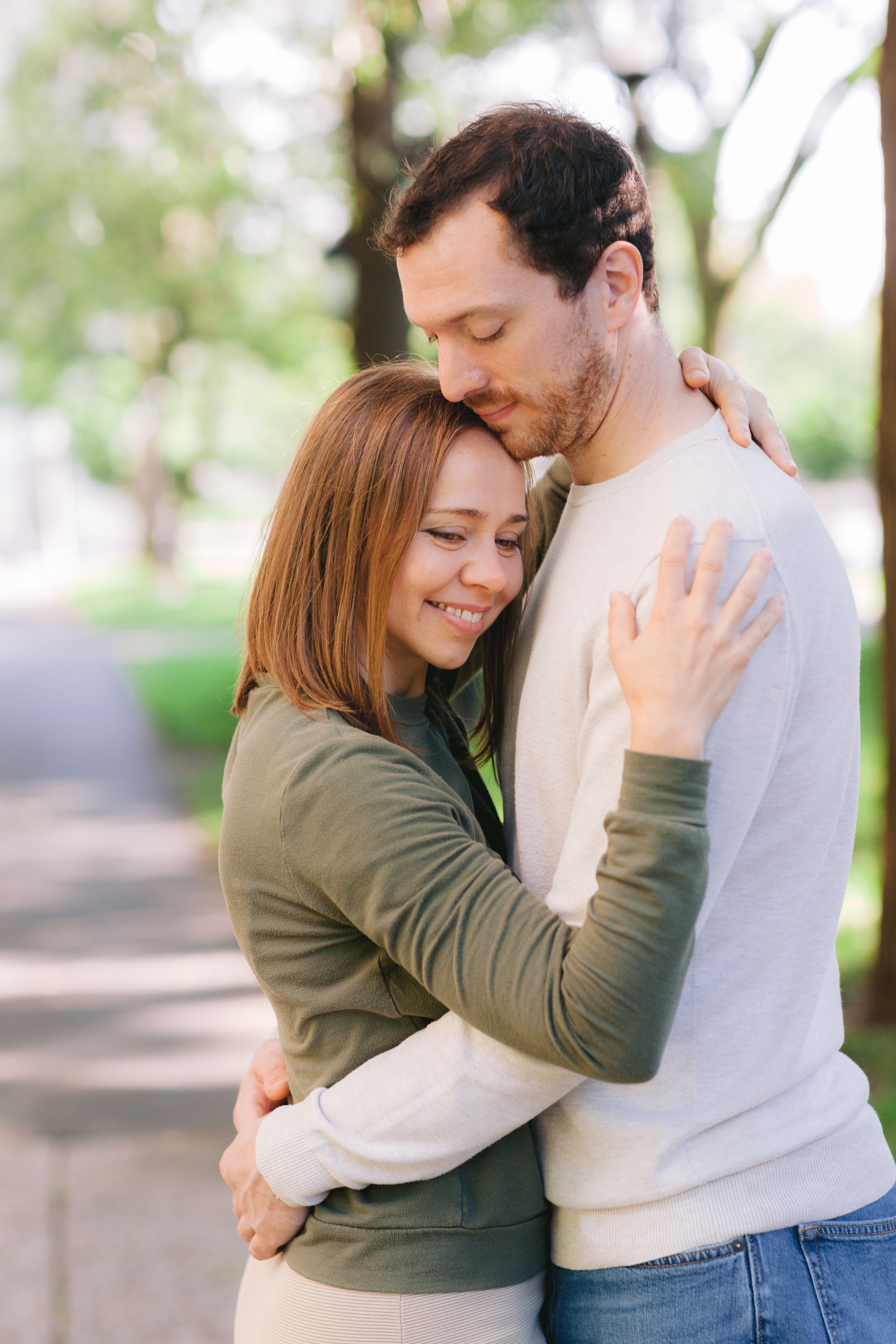 Camera-shy? Same. That’s why I specialize in relaxed wedding photography that feels natural, not staged.