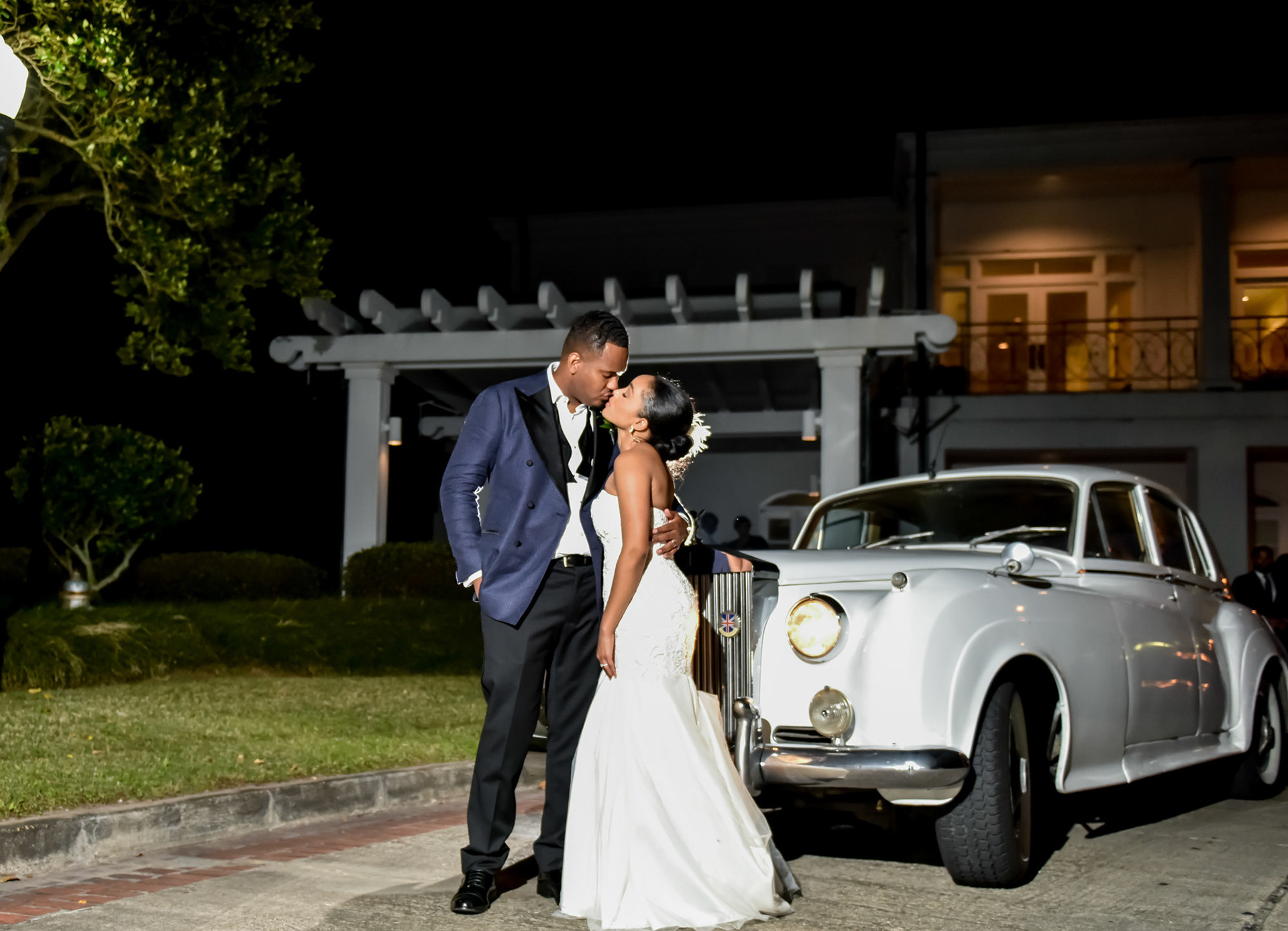 First Look, Bride and Groom, French Quarter, Jackson Square, 1216 Studio, New Orleans Wedding Photographers, 2019, 1st Look