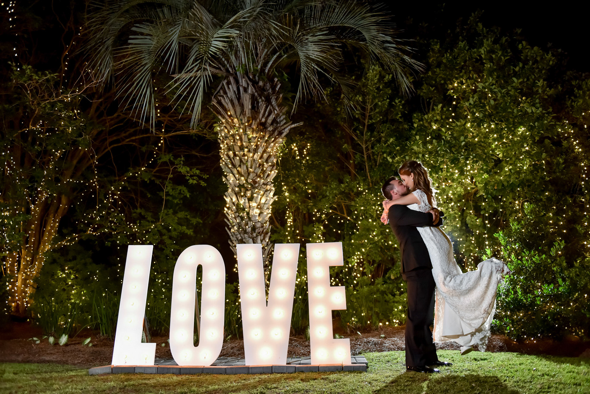 First Look, Bride and Groom, French Quarter, Jackson Square, 1216 Studio, New Orleans Wedding Photographers, 2019, 1st Look