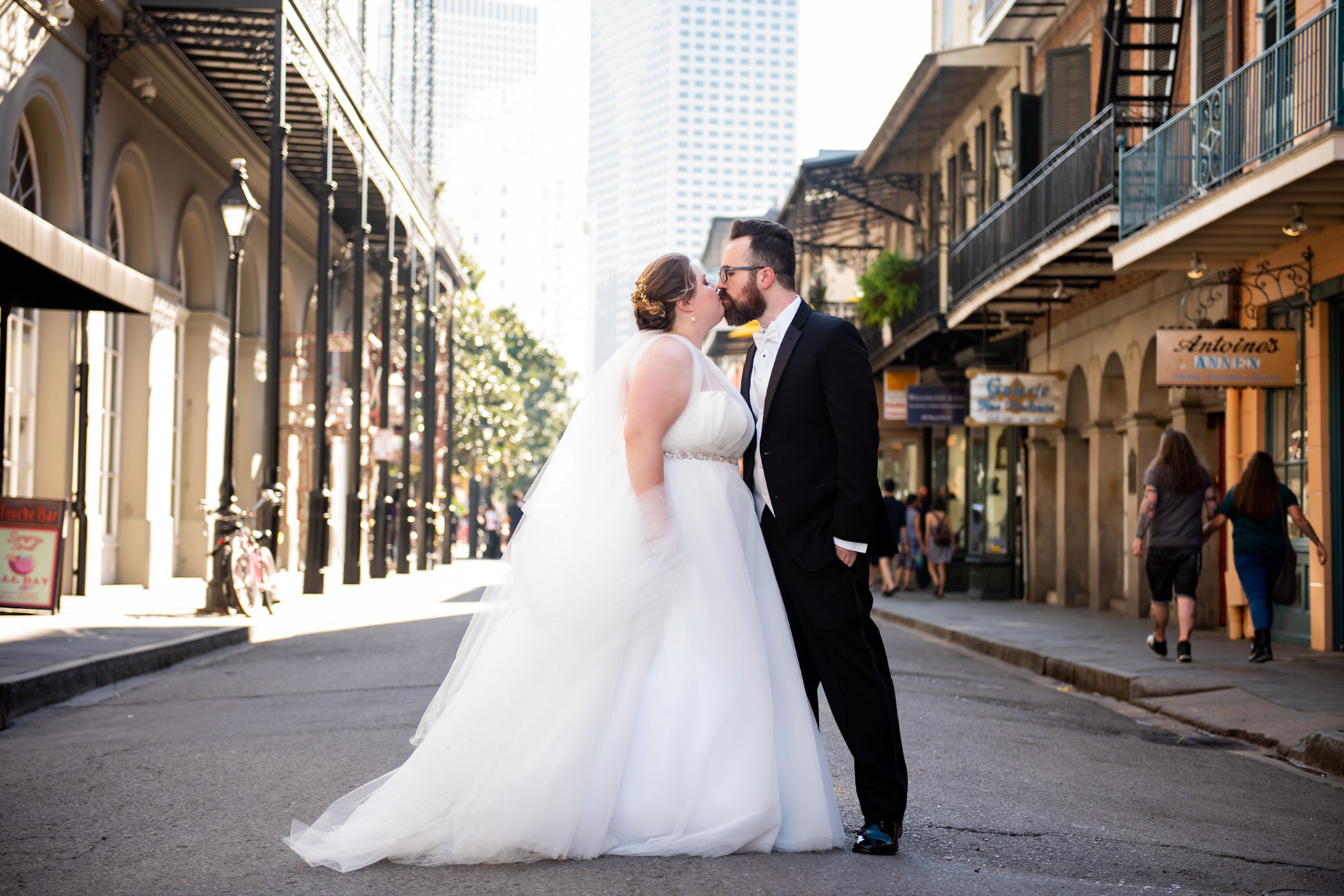 First Look, Bride and Groom, French Quarter, Jackson Square, 1216 Studio, New Orleans Wedding Photographers, 2019, 1st Look