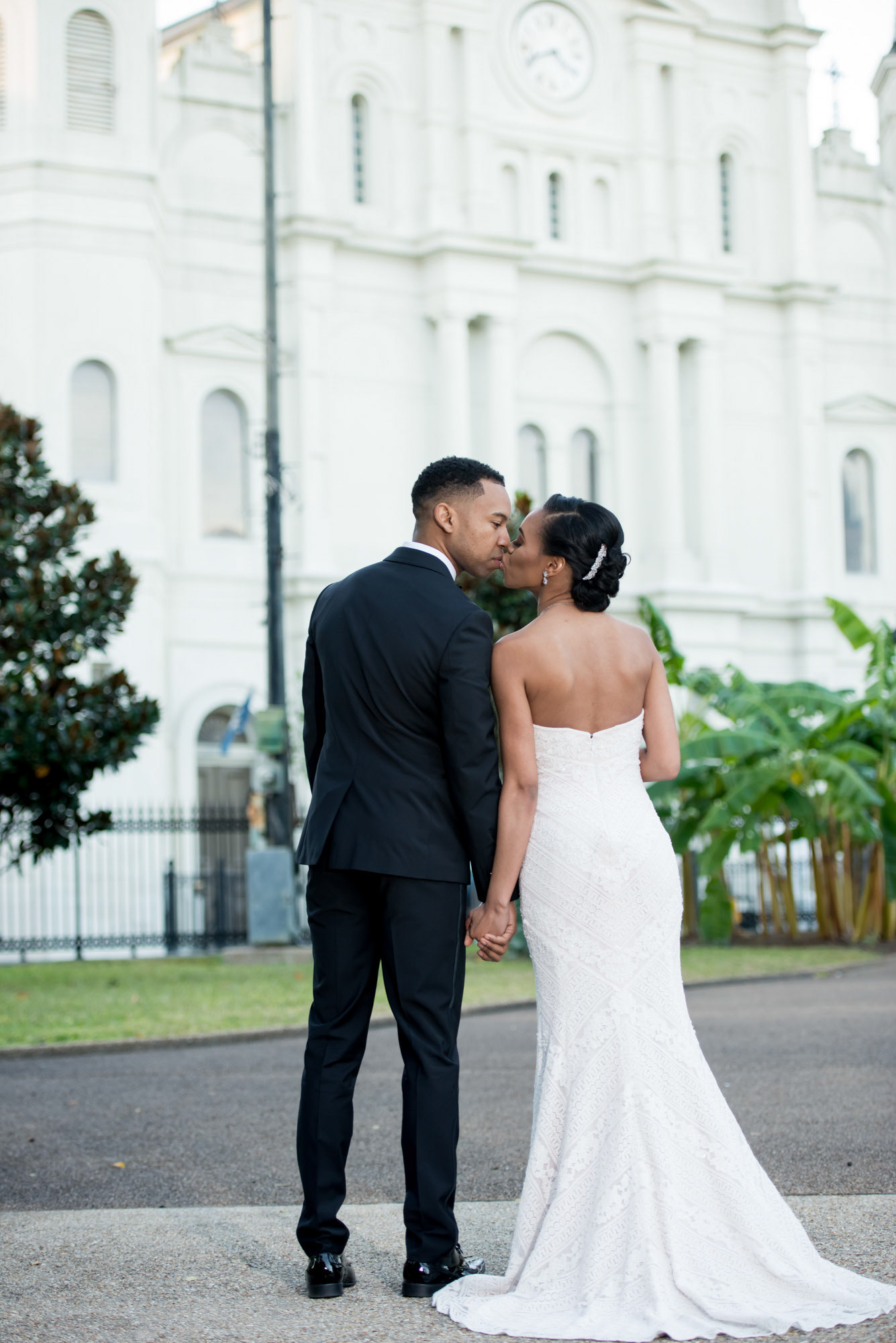 First Look, Bride and Groom, French Quarter, Jackson Square, 1216 Studio, New Orleans Wedding Photographers, 2019, 1st Look