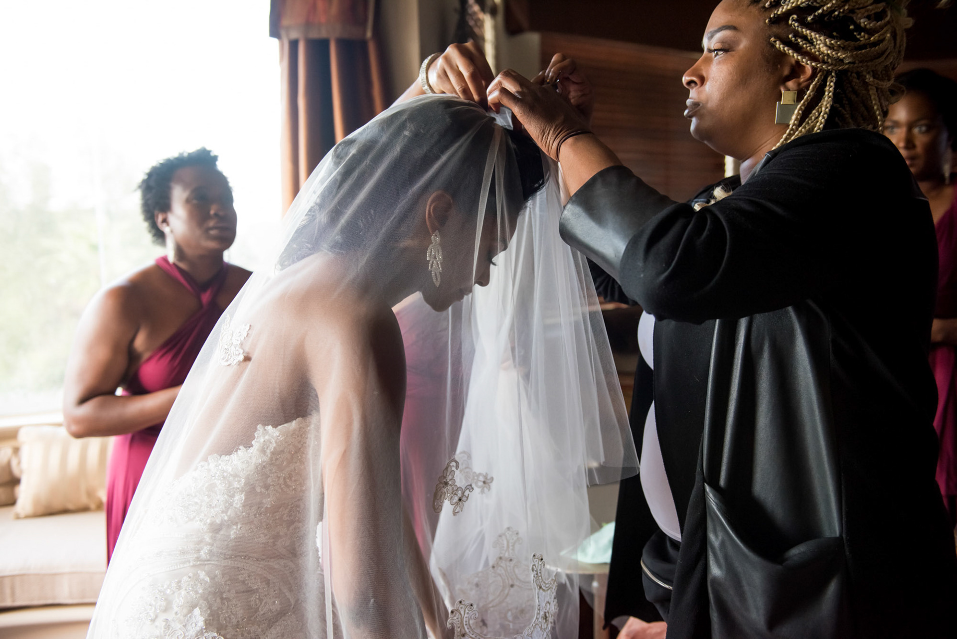 Prep Bridal Party Moments Before 1216 Studio New Orleans Wedding Photographers 2018 2019