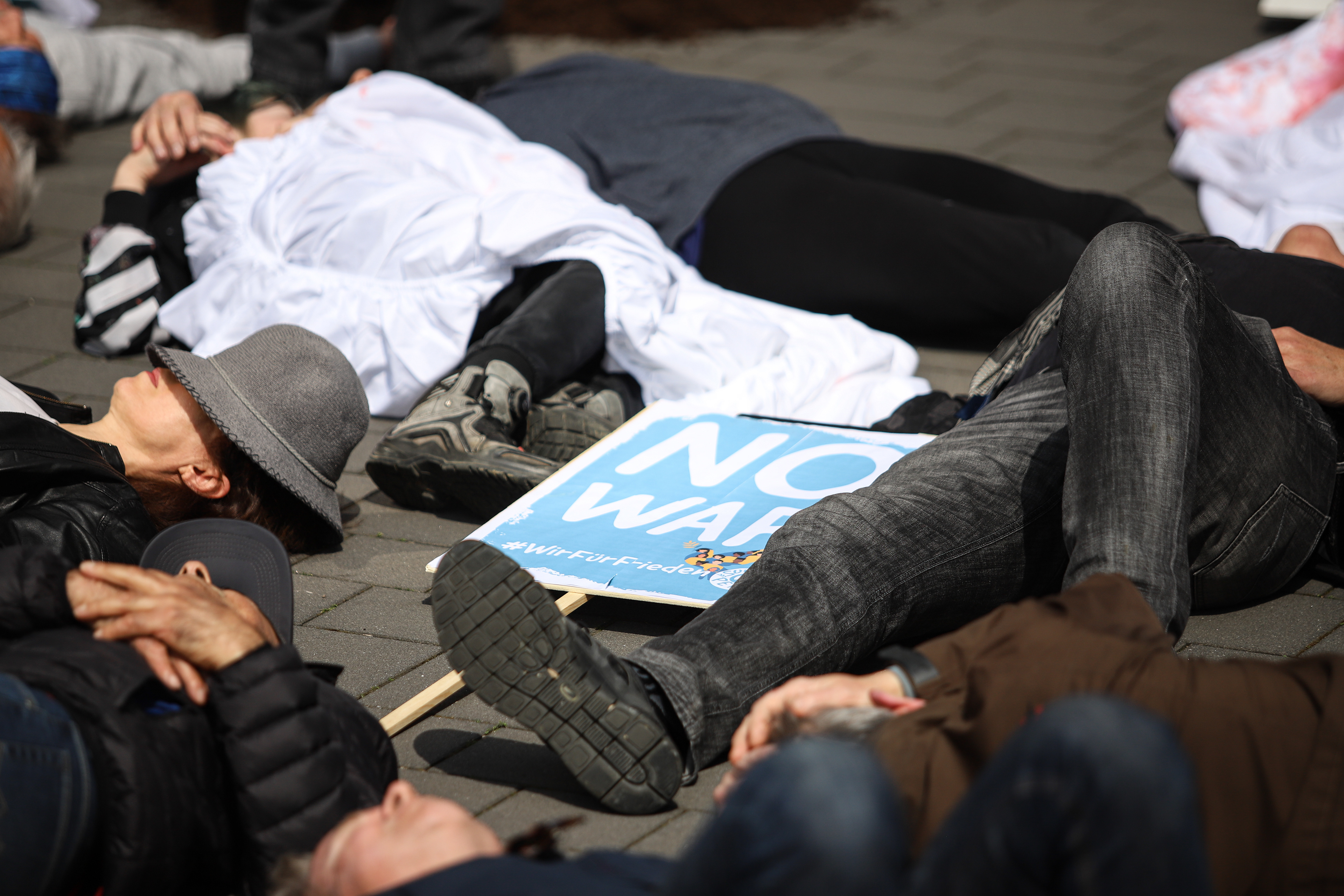 People protesting against Rheinmetall - Düsseldorf 30.04.2022