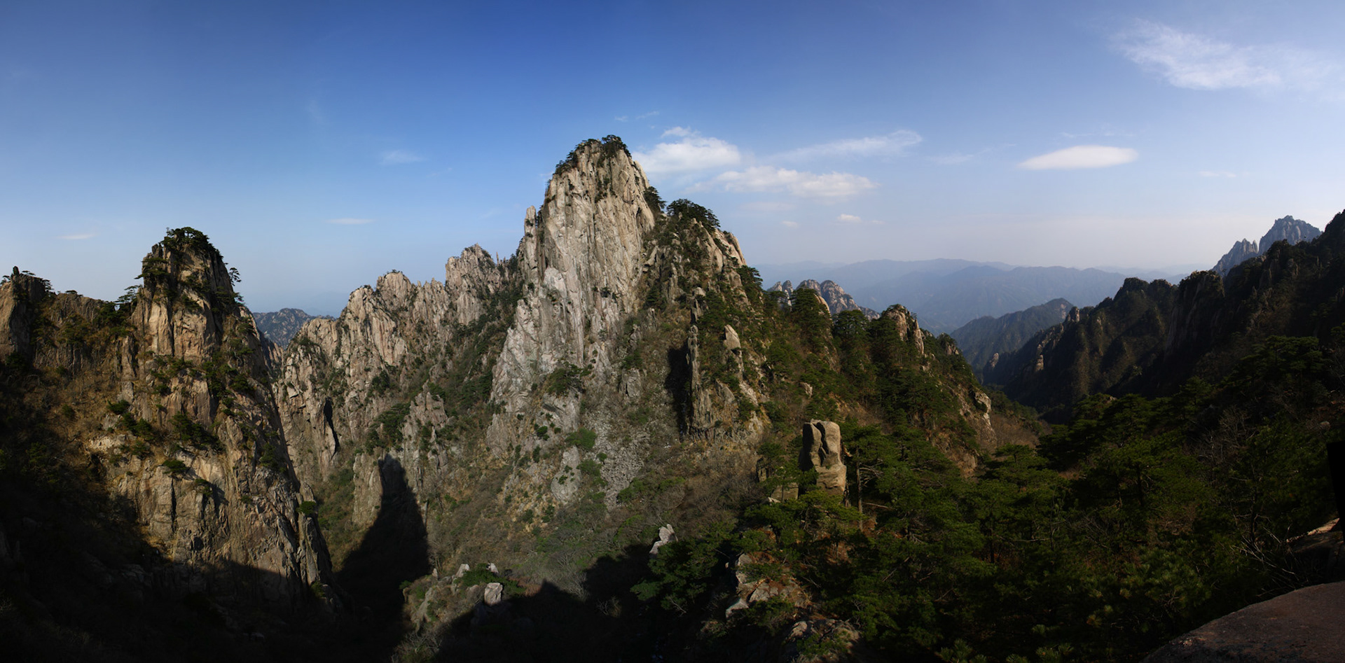 A panorama of Mt. Huangshan composed out of 16 images. The scenery is just nothing short of spectacular. You know why it is an UNESCO world heritage site.
