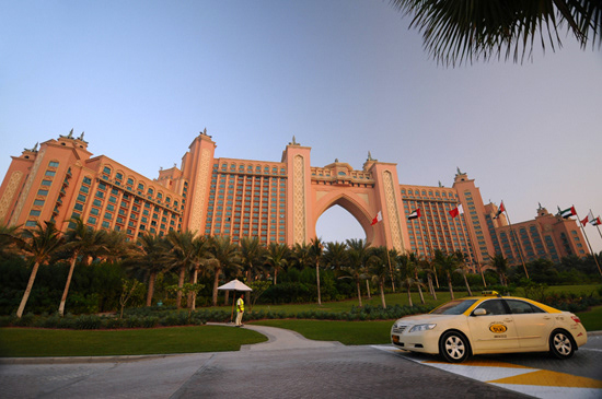Dubai Atlantis Hotel Photos