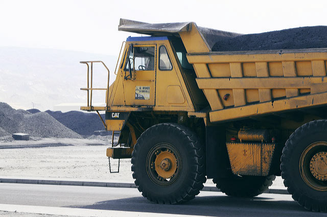 Dubai construction truck photo