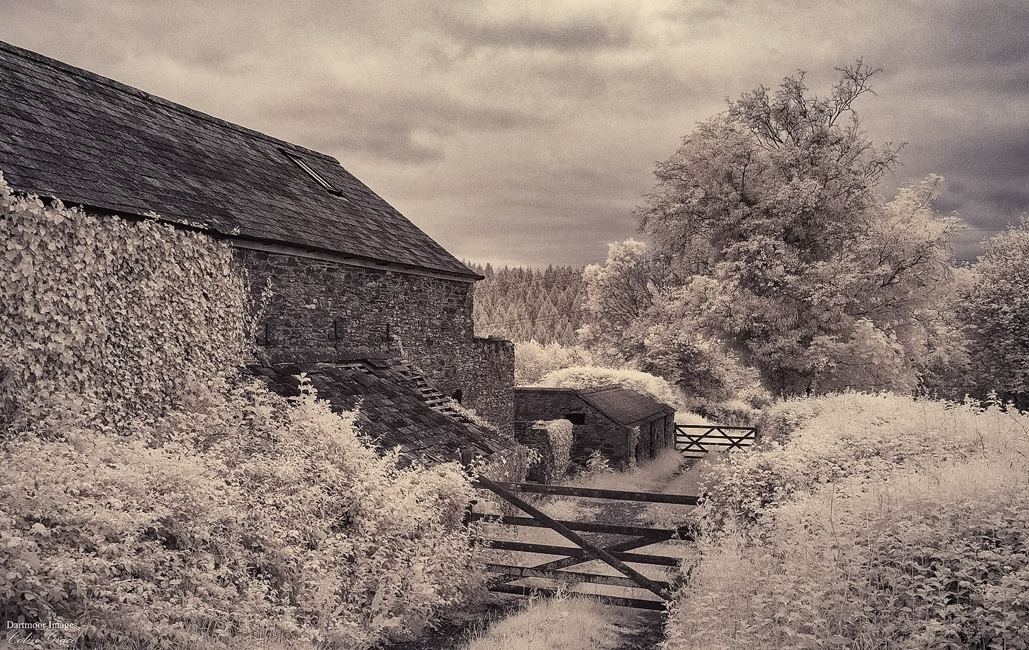 2 gates and a barn in the small pretty village of Bickleigh just outside of Plymouth in Devon