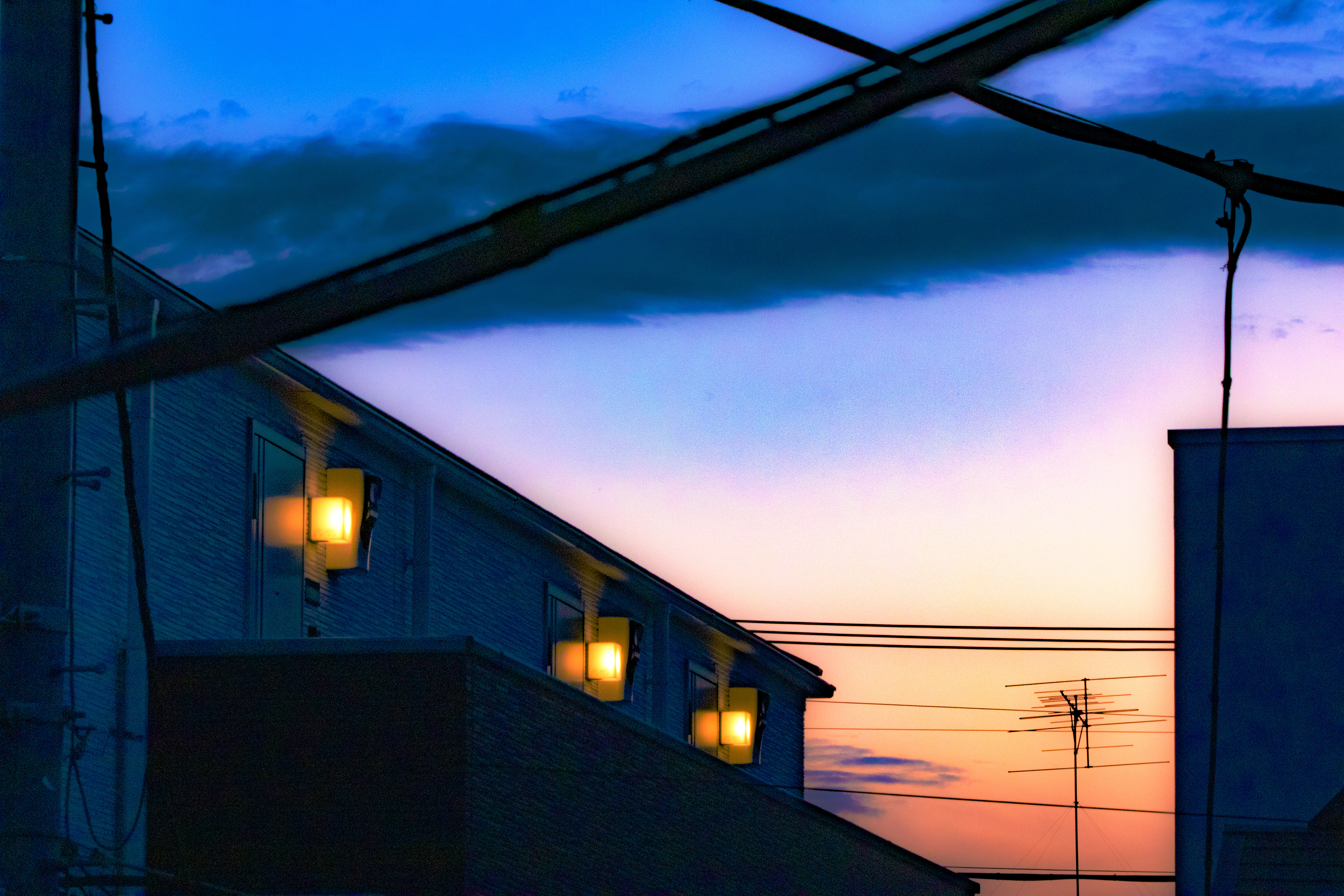 夕焼けと藍色