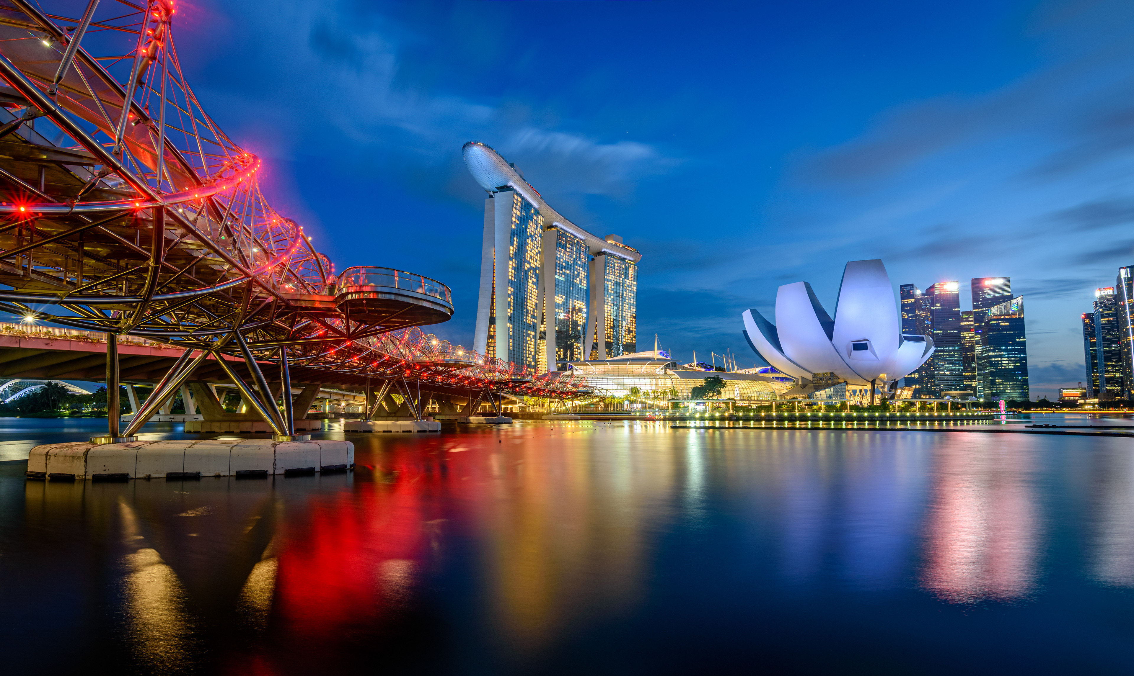 Marina Bay Sands and Helix Bridge || Singapore