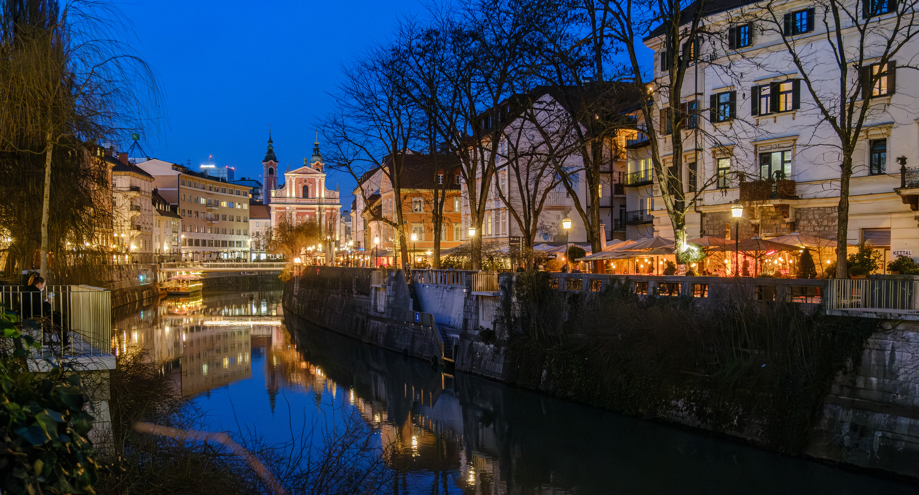 Ljubljana || F4.4, 1/6 sec, ISO 3200