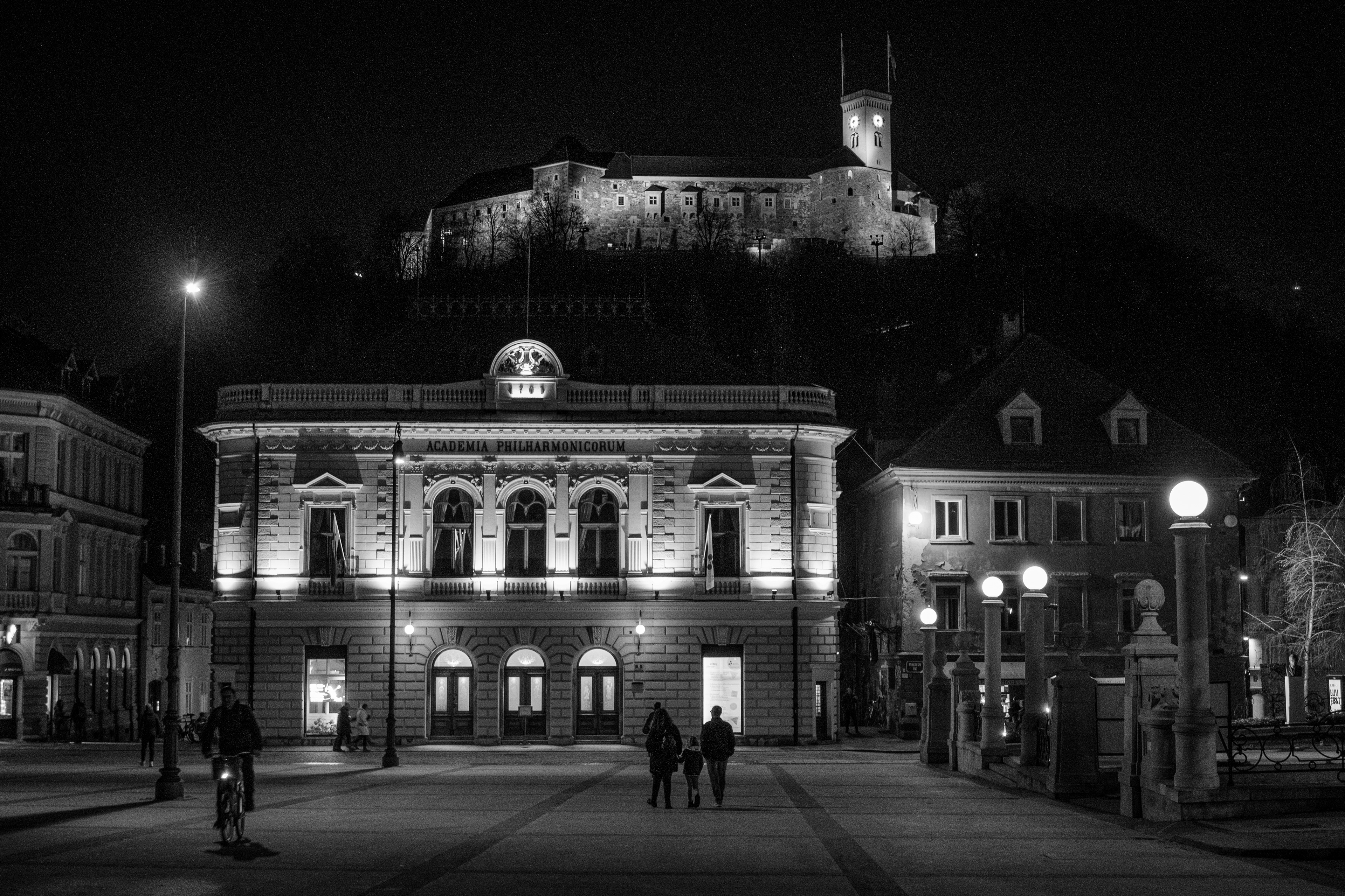 Ljubljana || F4.7, 1/15 sec, ISO 1600