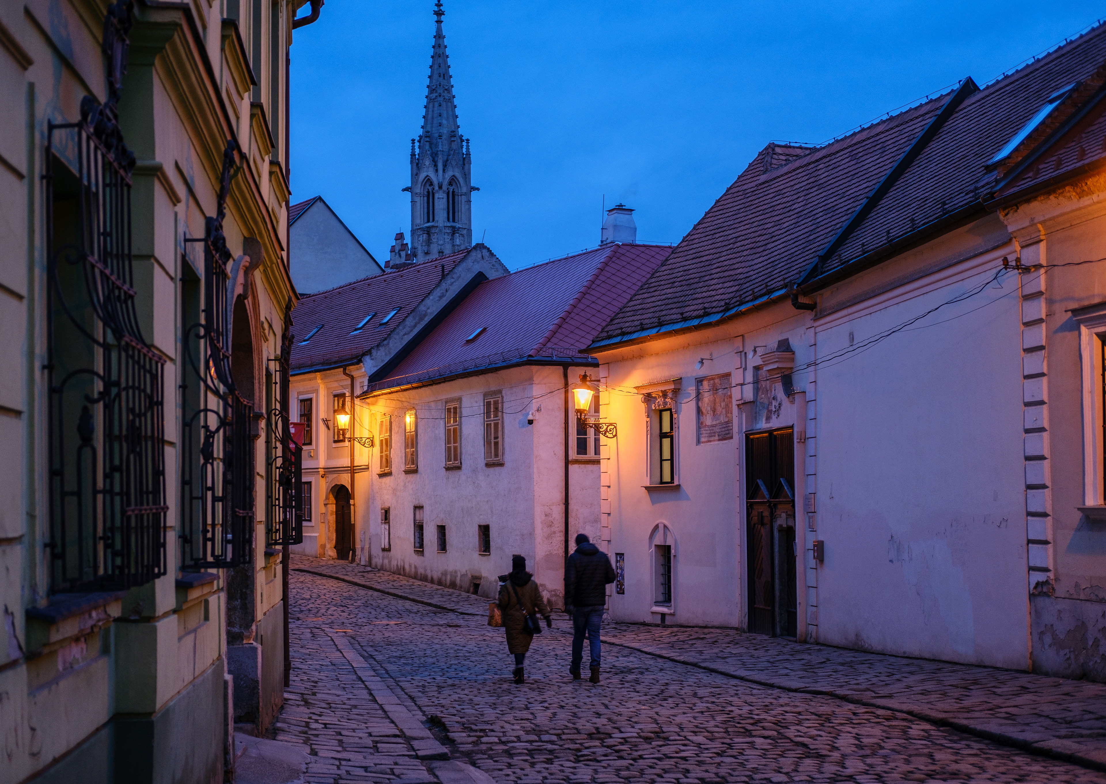 Bratislava || F2, 1/18 sec, ISO 160