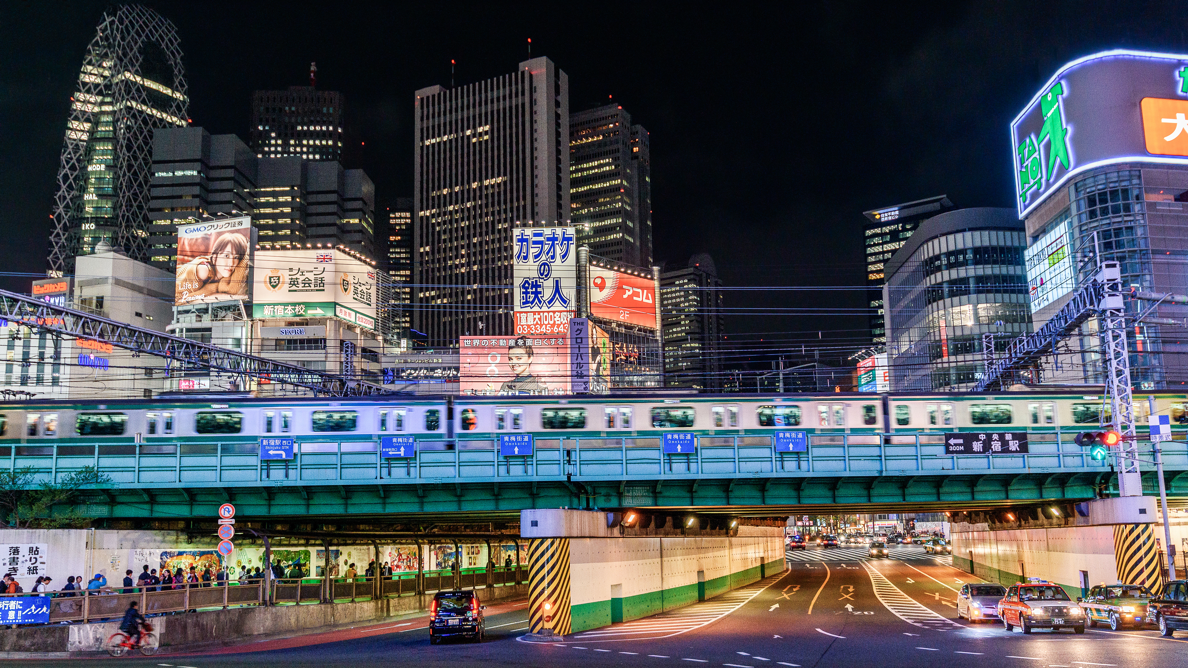 Shinjuku Never Sleeps || Tokyo