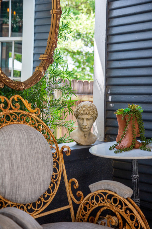 Honey Moon Spirit Lounge