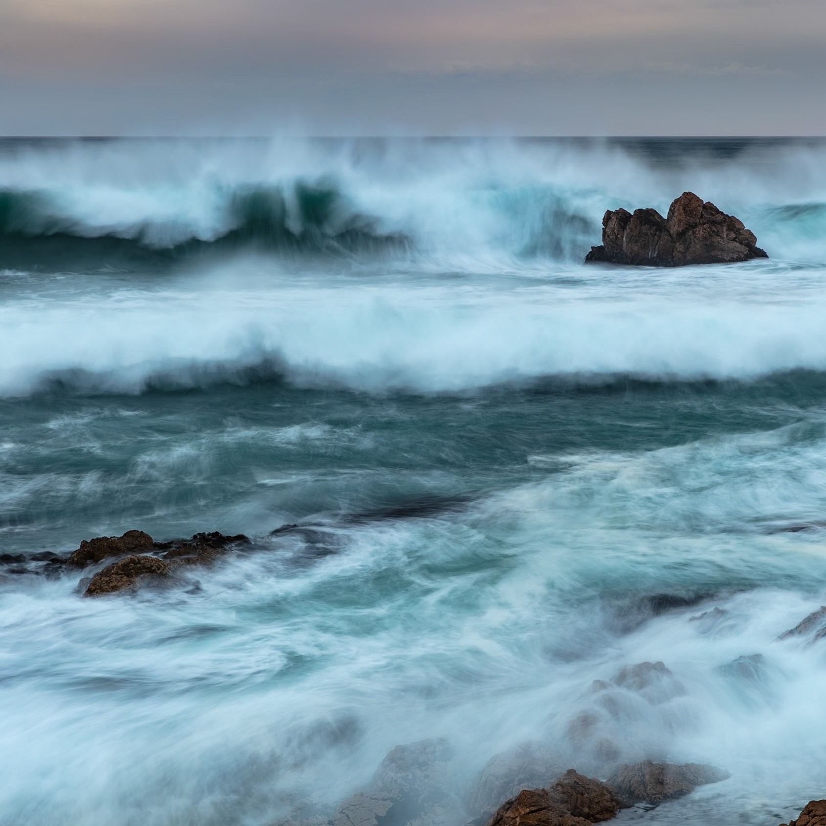 Crashing waves on the rugged west coast of Tasmania