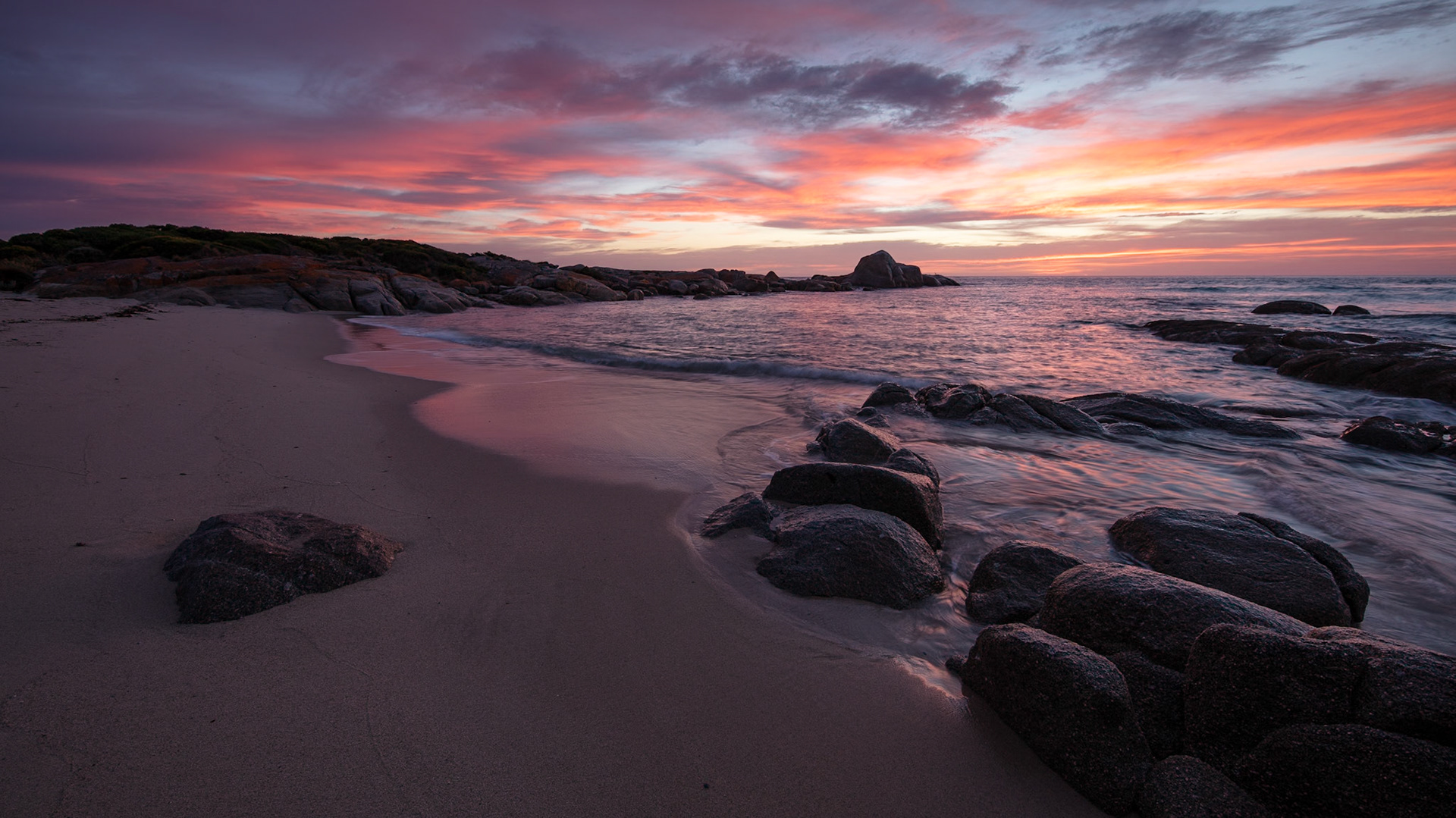Dawn colours northern Flinders Island