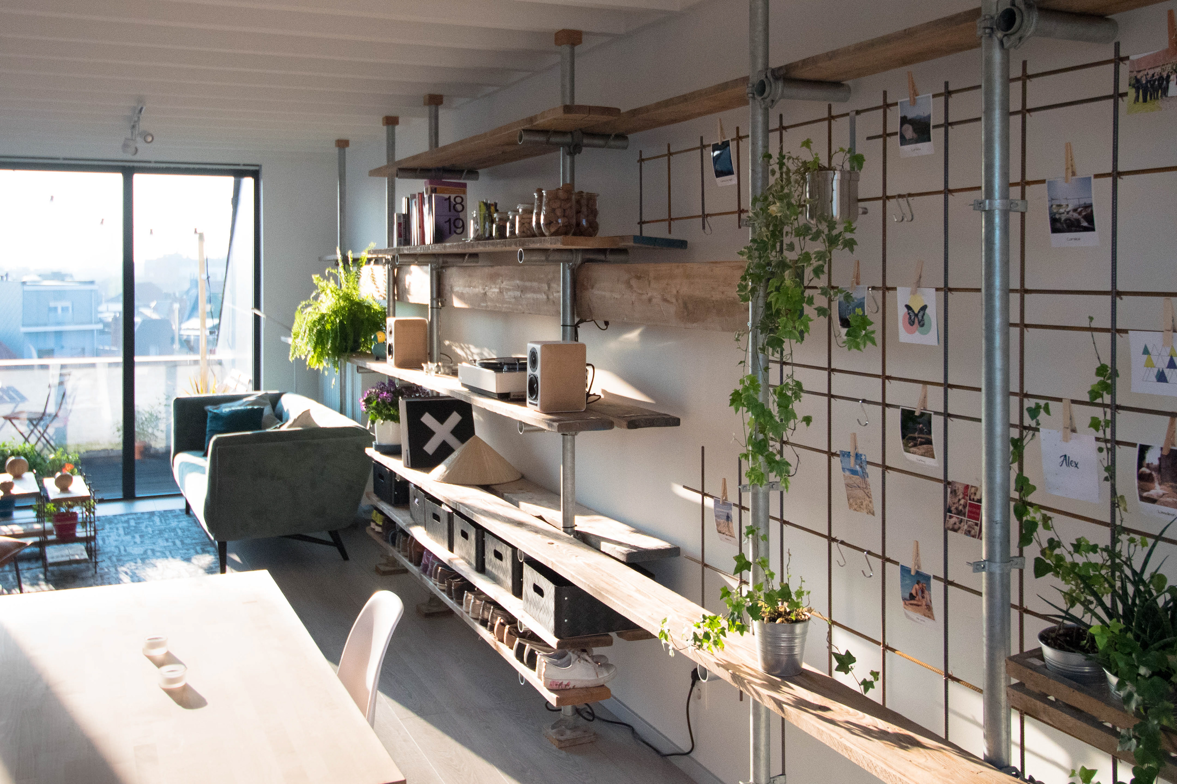 wandrek modulair industrieel metaal hout