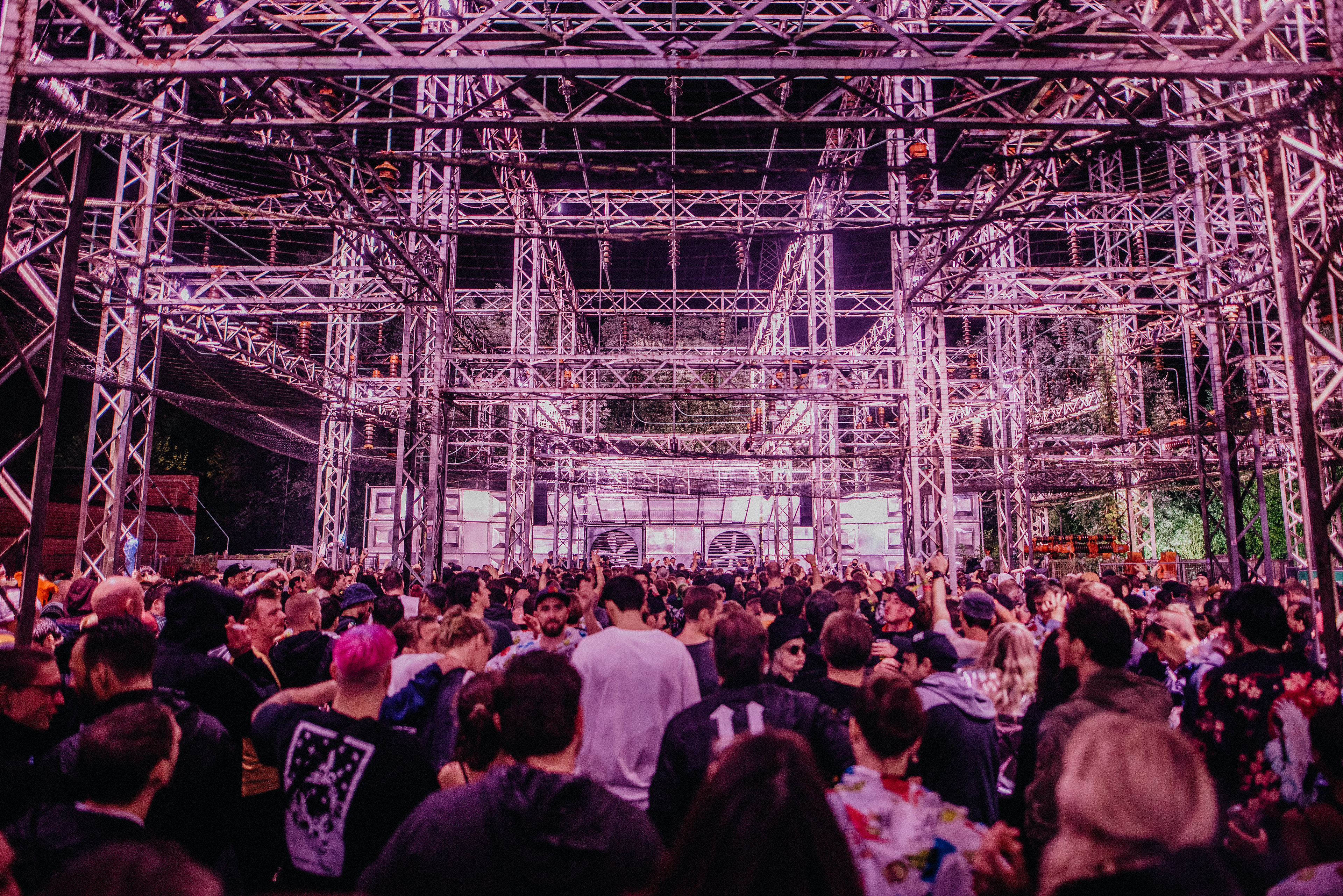 voltage festival zwevegem oude elektriciteitscentrale stagedesign
