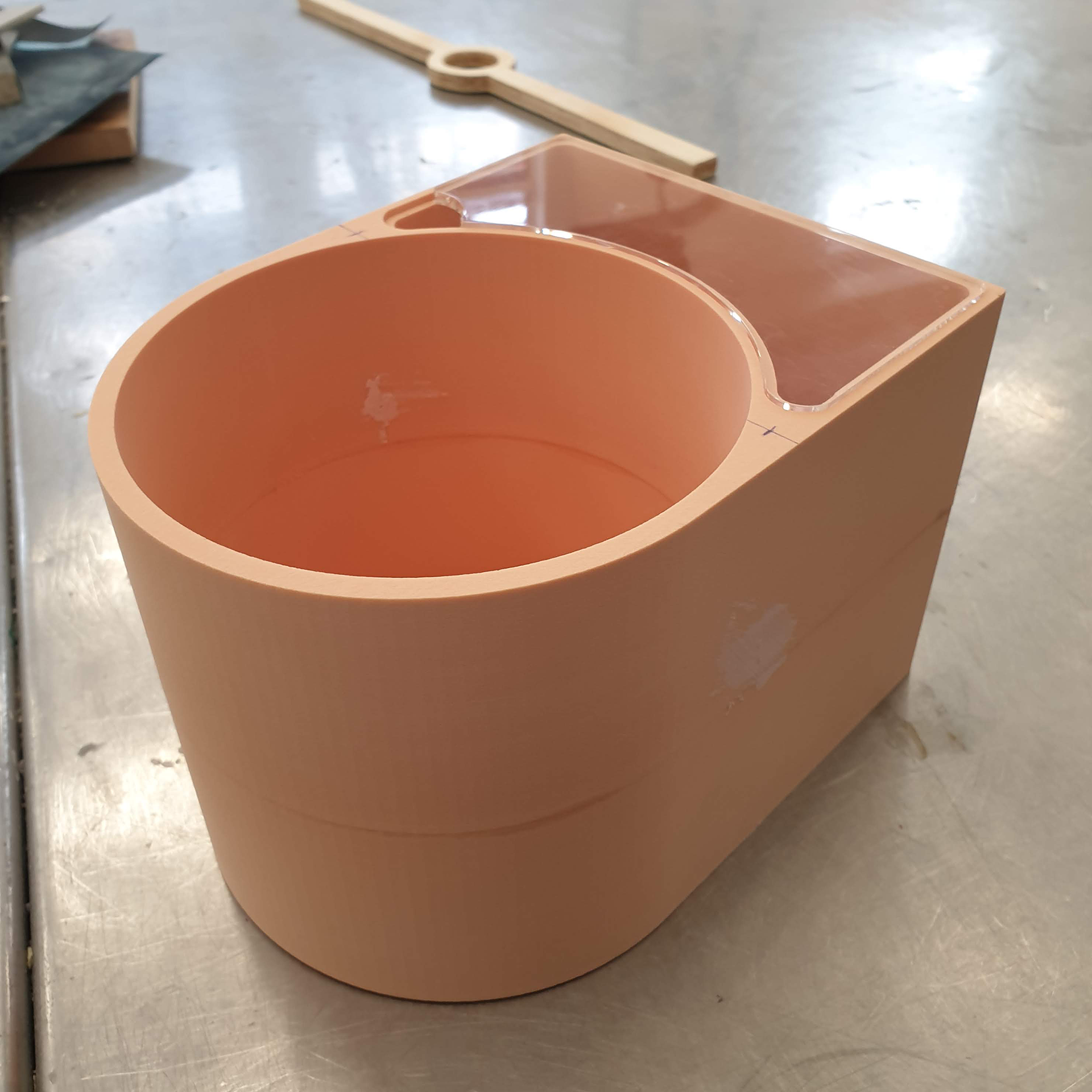 The lid fits