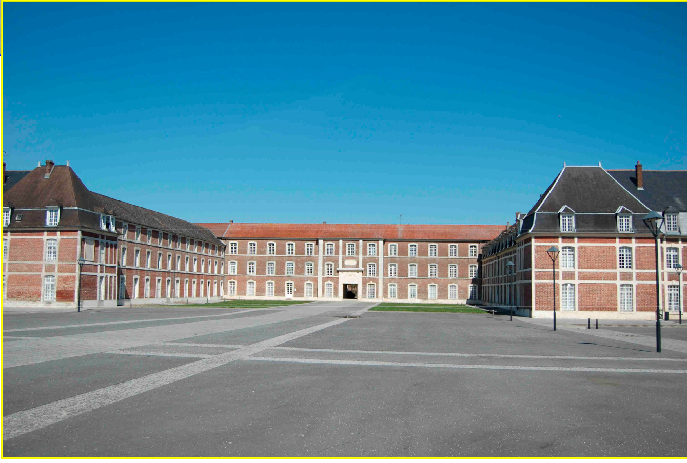 La caserne de la ville de La Fère