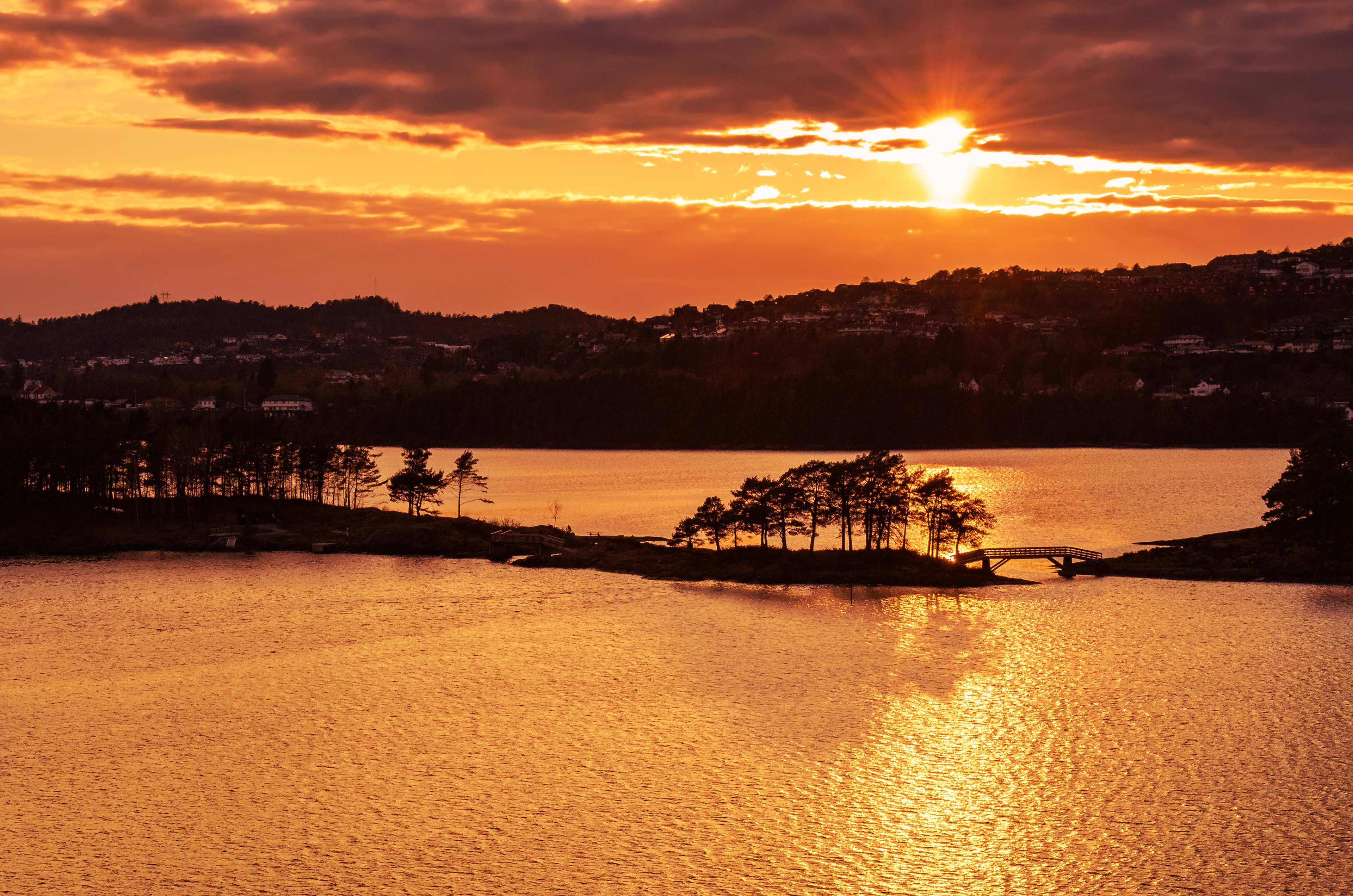A warm sunset from Troldhaugen