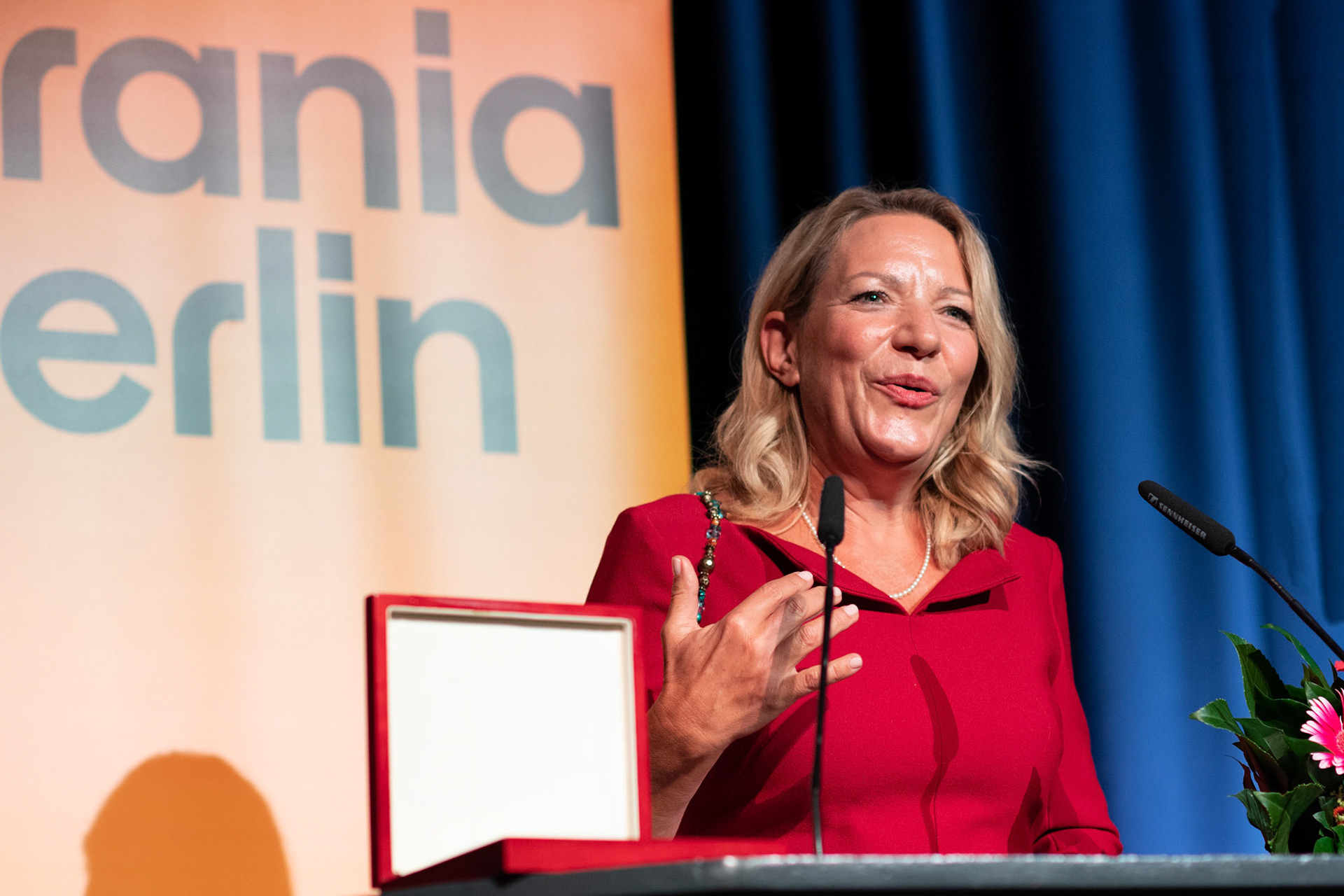 Preisträgerin : Meeresbiologin und TiefseeforscherinProf. Dr. Antje Boetius