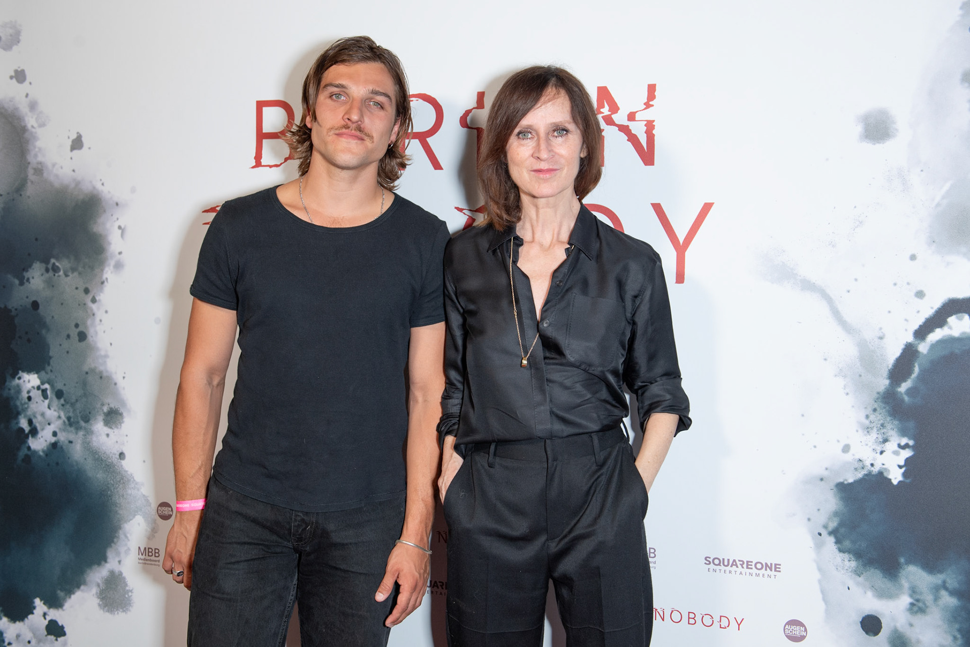 Mystery-Dramas BERLIN NOBODY mit: Jonas Dassler und Sophie Rois