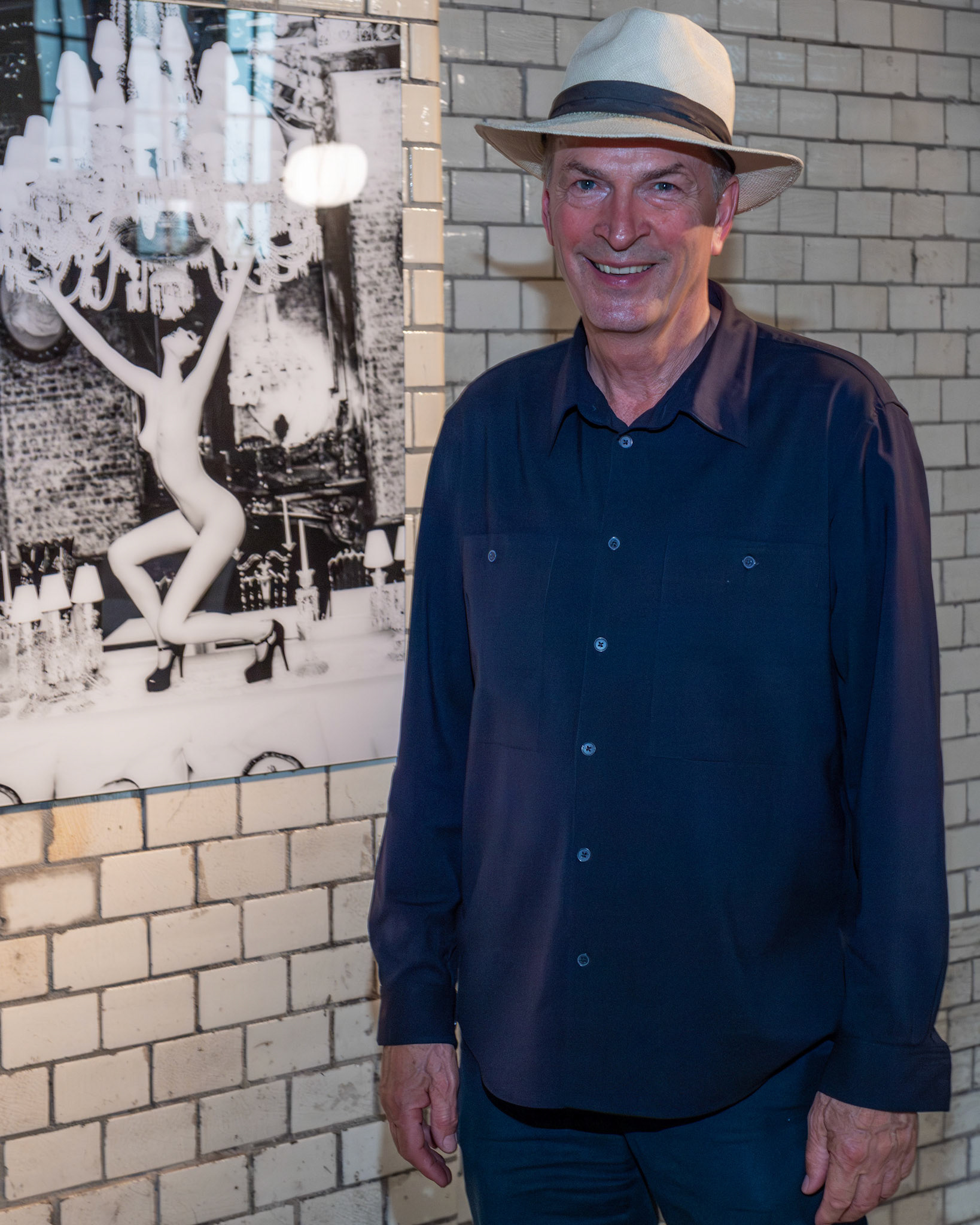 Herbert Knaup vor seinem Lieblingsbild von Ellen von UnwerthBaccarrat, 2007 Preis: 40.000 Euro