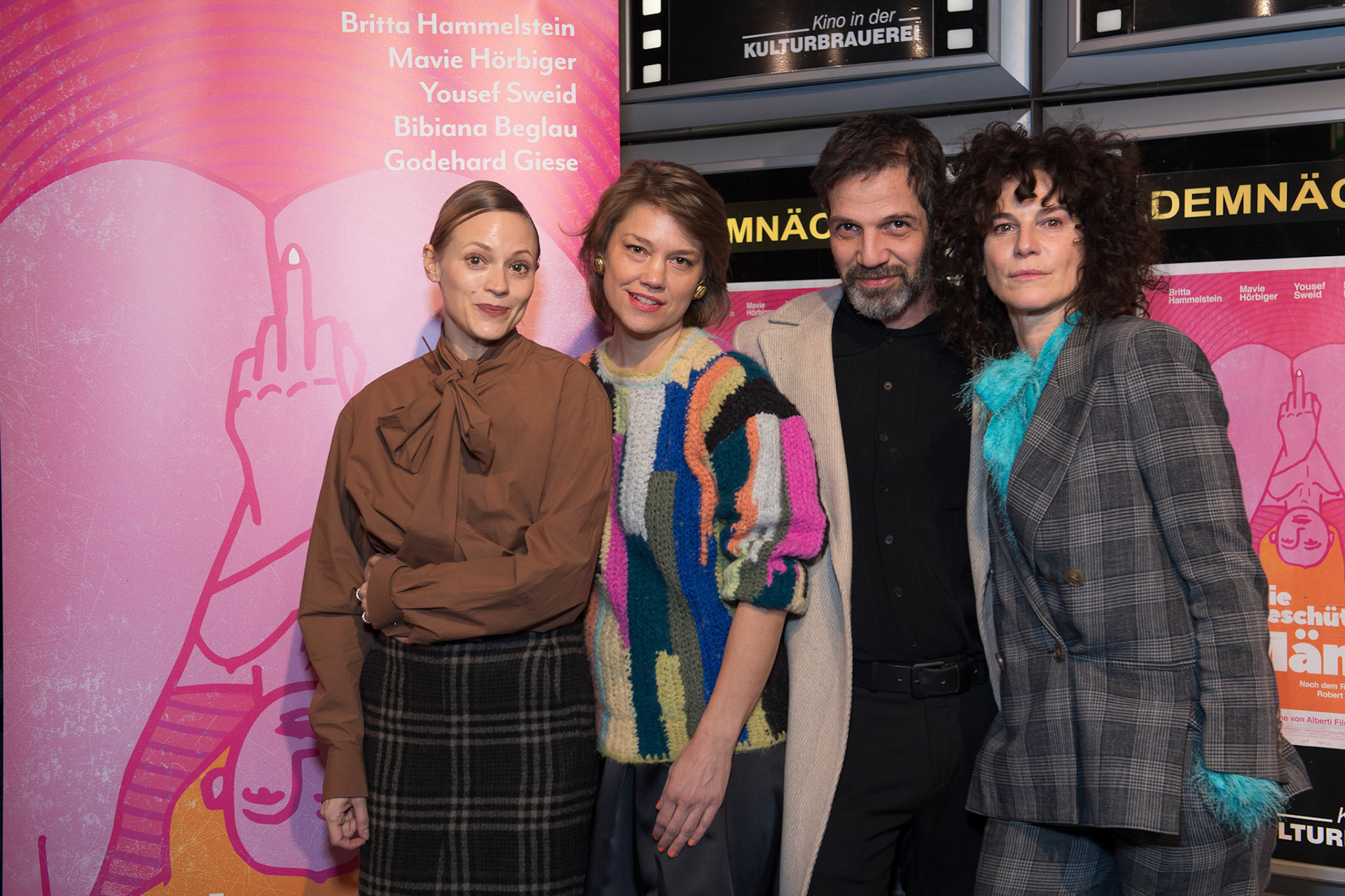 Premiere: Geschützte Männer - Mavie Hoerbiger, Britta Hammelstein, Yousef Sweid, Bibiana Beglau