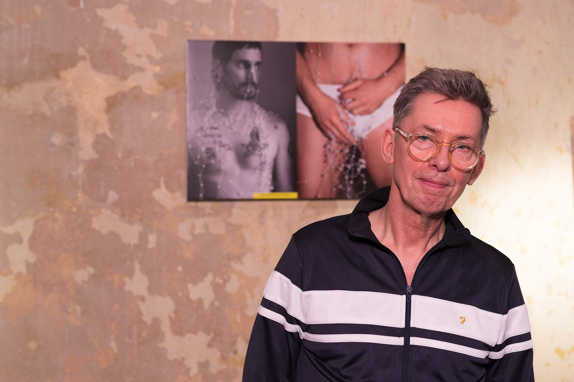 Book Launch &amp; Signing von "Utopians - Visionary People" mit Felix Lammers / im Hintergrund: Clemens Schick